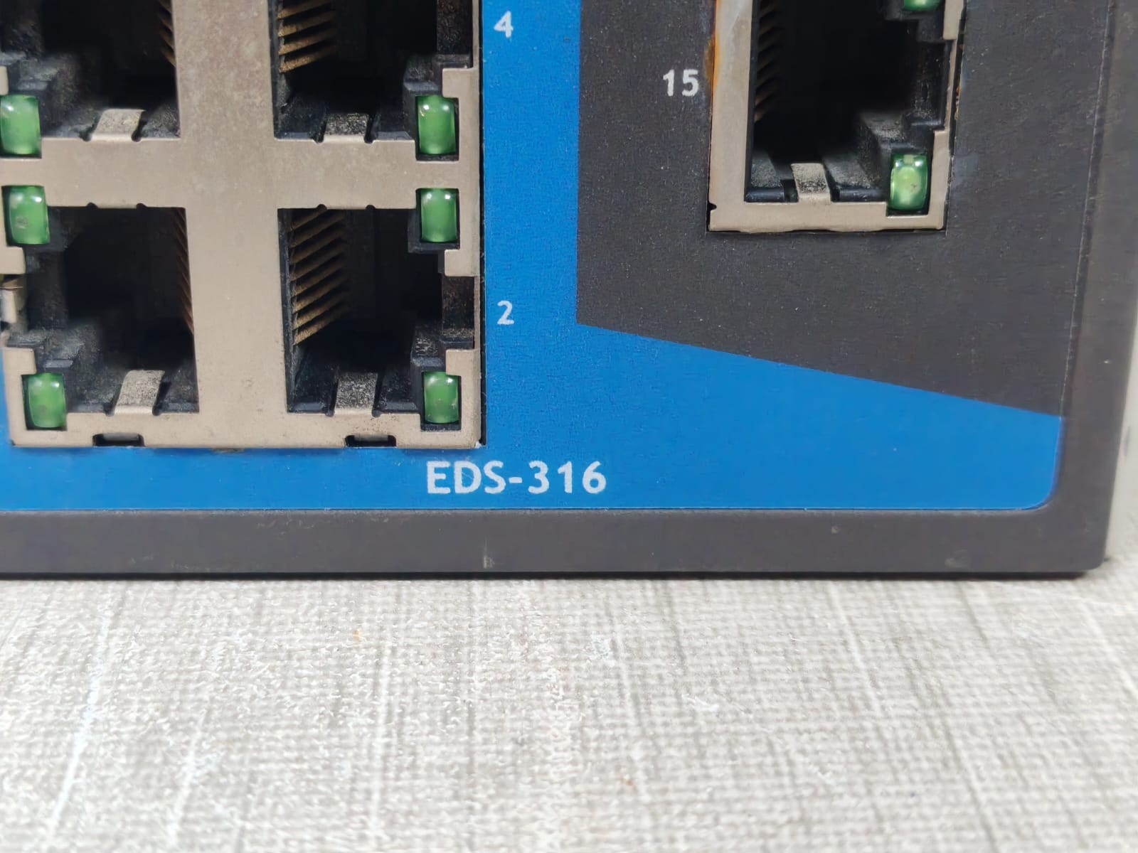 Moxa EDS-316 MOXA EDS-316 P/N 121003160500 REV.1.1 ETHERDEVICE SWITCH 5