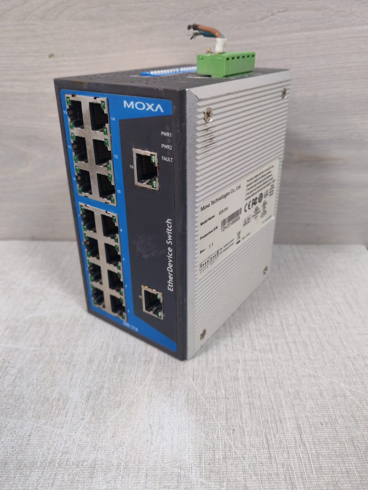 Moxa EDS-316 MOXA EDS-316 P/N 121003160500 REV.1.1 ETHERDEVICE SWITCH 7
