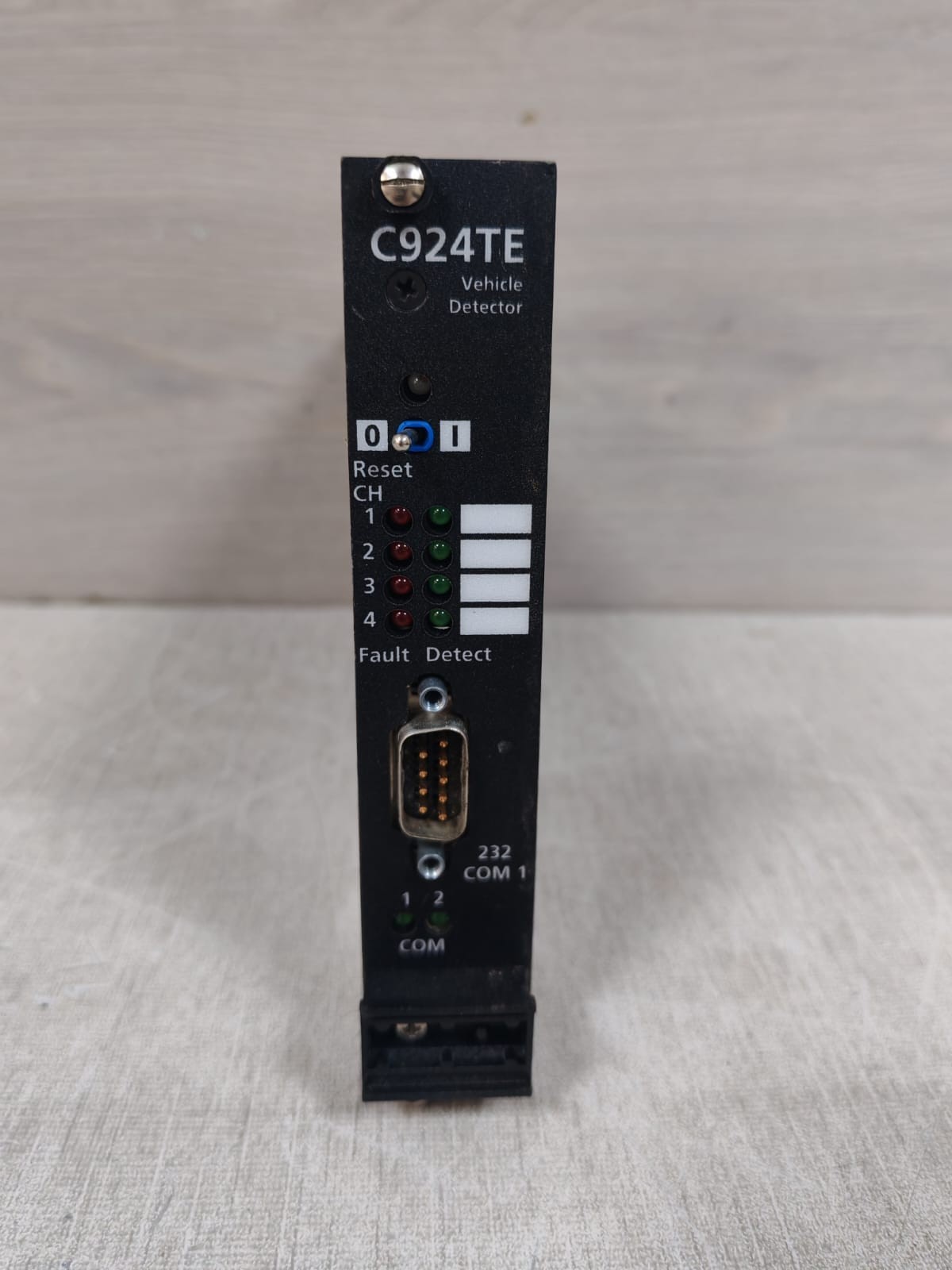 Global Traffic Technologies C924TE/924BE Global Traffic Technologies C924TE/924BE Vehicle Detector 78-8125-0042-5 Rev.G 2