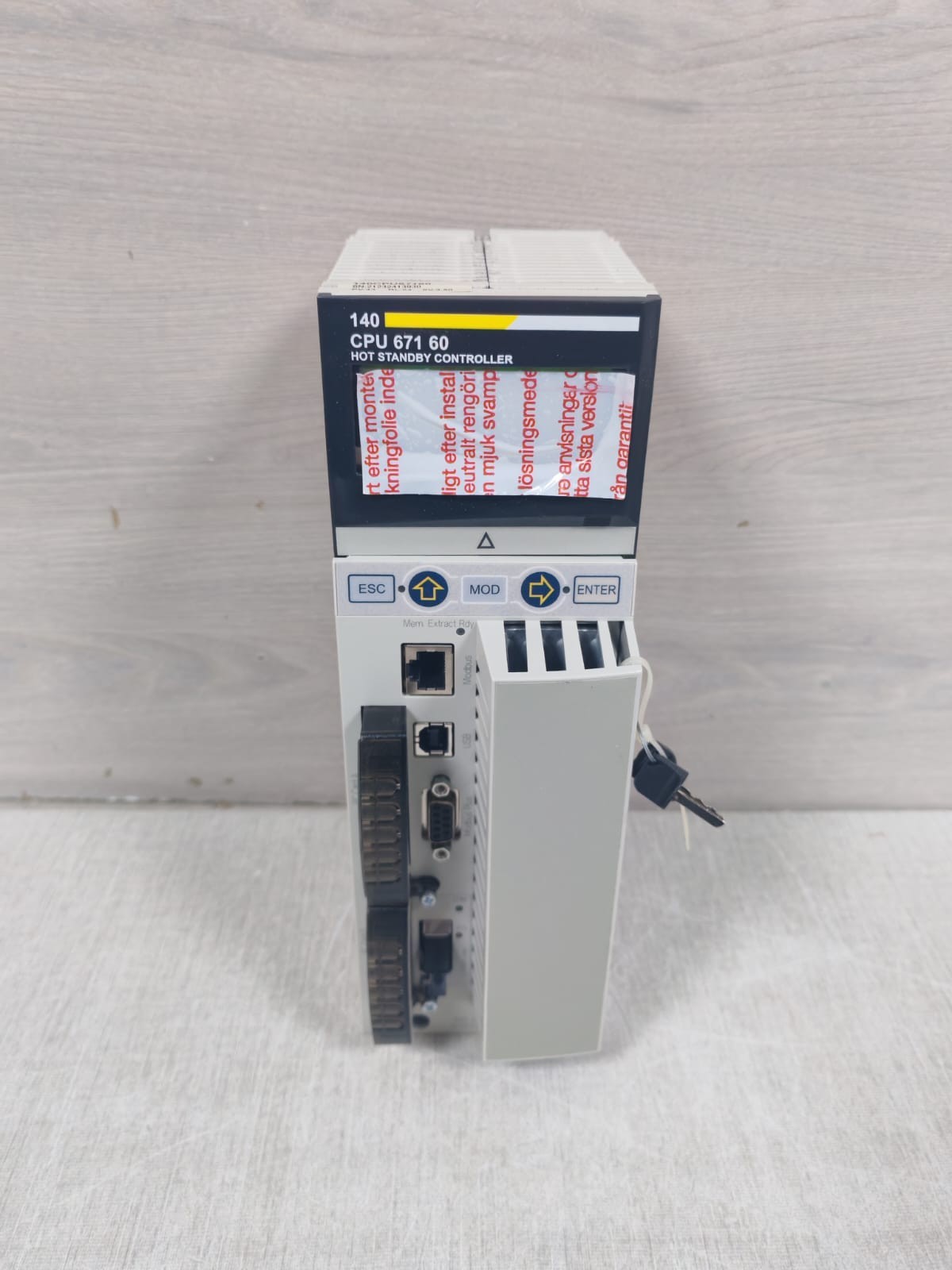 Schneider 140CPU67160 Schneider Electric 140CPU67160 Hot Standby Controller PV:43 RL:54 SV:3.50 2