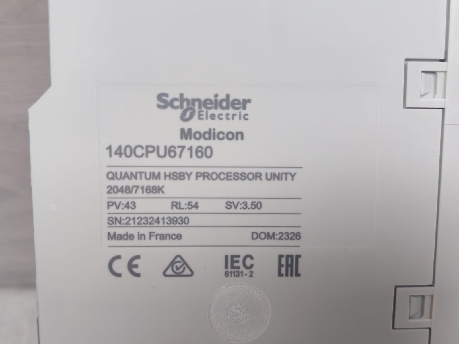 Schneider 140CPU67160 Schneider Electric 140CPU67160 Hot Standby Controller PV:43 RL:54 SV:3.50 8
