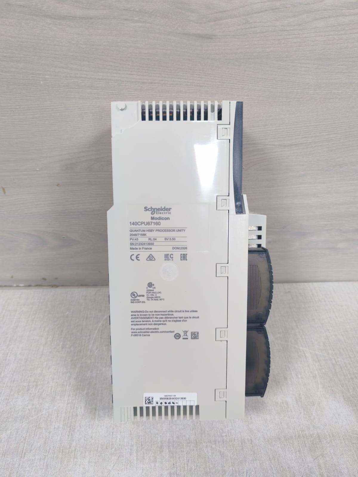 Schneider 140CPU67160 Schneider Electric 140CPU67160 Hot Standby Controller PV:43 RL:54 SV:3.50 9