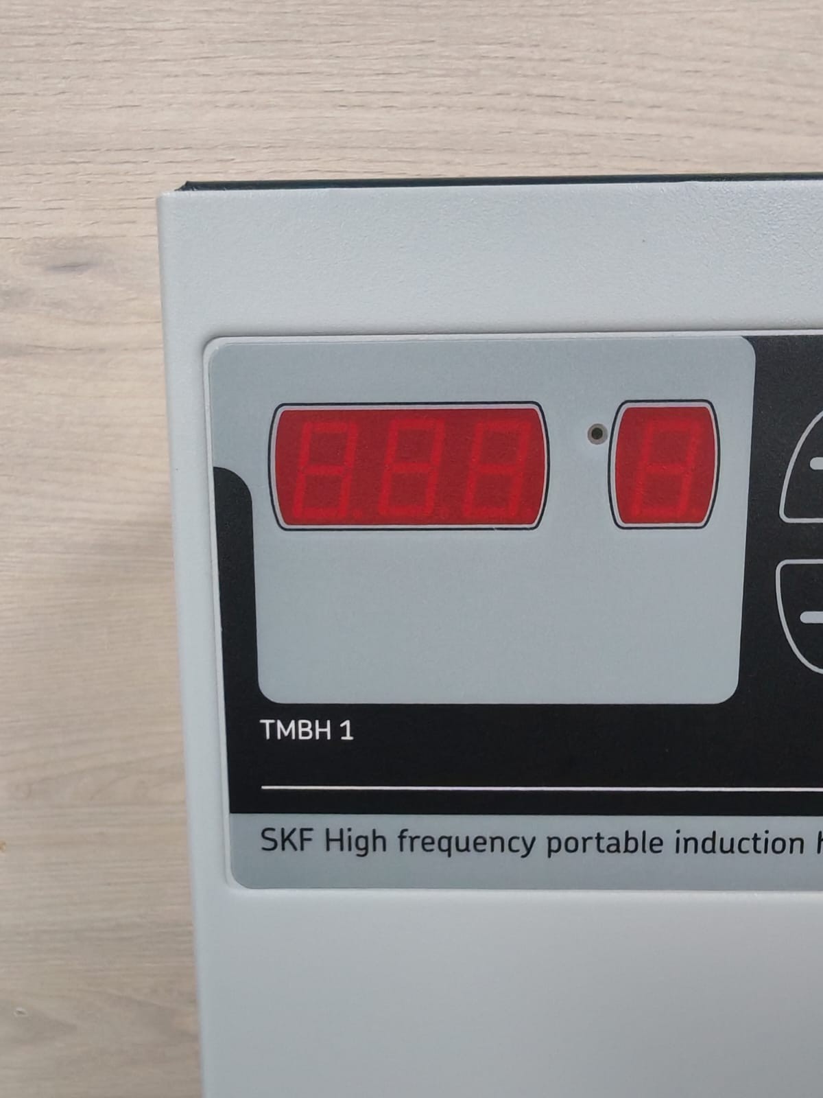 SKF TMBH1 SKF TMBH1 HIGH FREQUENCY PORTABLE INDUCTION HEATER 100-240V 6