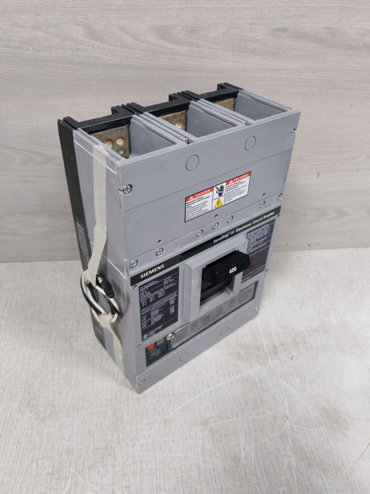 Siemens SHJD6-B / SHJD6B400LIGH SIEMENS SHJD6-B / SHJD6B400LIGH 400A 600V SENSITRIP IV CIRCUIT BREAKER 2