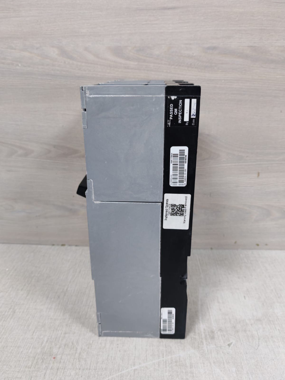 Siemens SHJD6-B / SHJD6B400LIGH SIEMENS SHJD6-B / SHJD6B400LIGH 400A 600V SENSITRIP IV CIRCUIT BREAKER 9