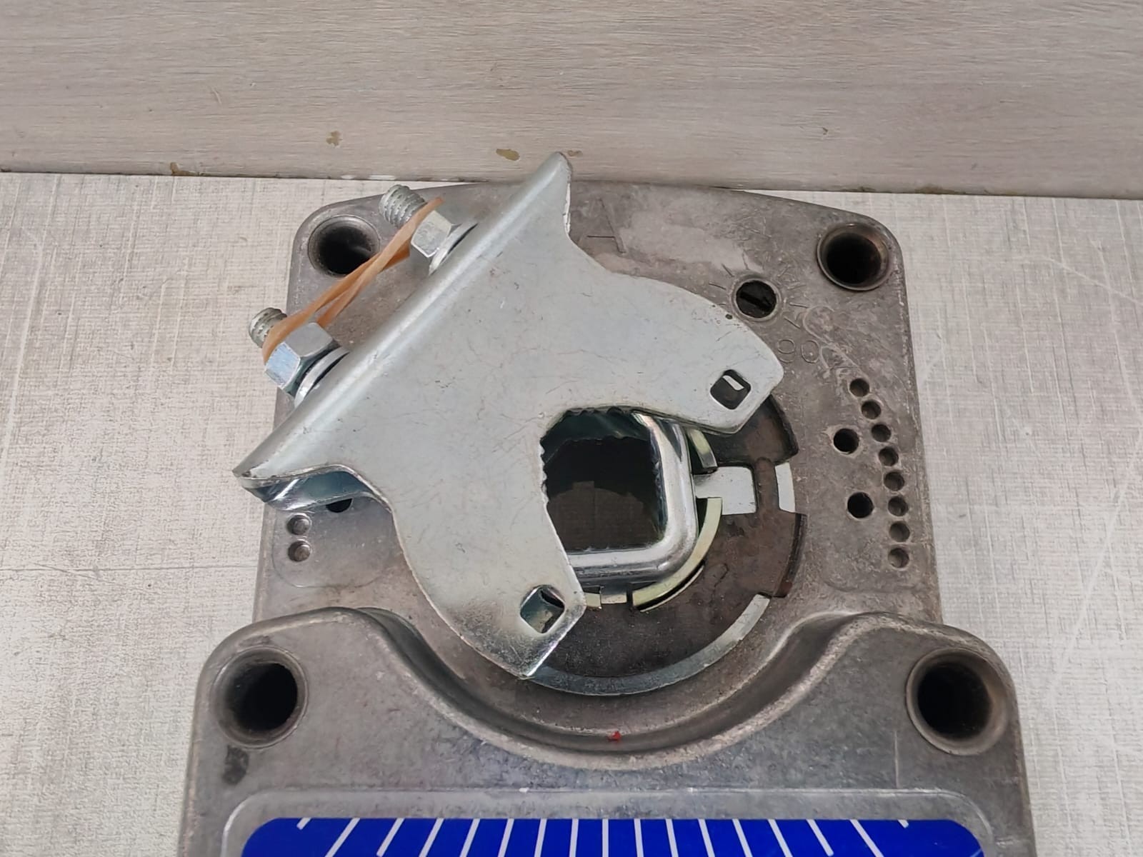 Johnson Controls M9220-HGC-3 JOHNSON CONTROLS M9220-HGC-3 ELECTRIC ACTUATOR 5