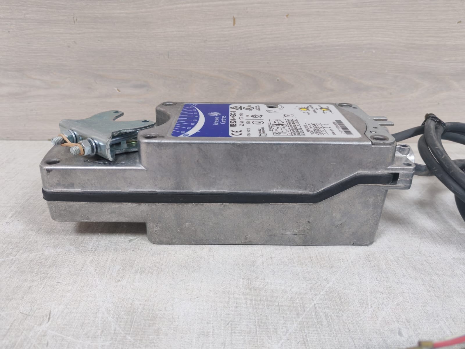 Johnson Controls M9220-HGC-3 JOHNSON CONTROLS M9220-HGC-3 ELECTRIC ACTUATOR 9