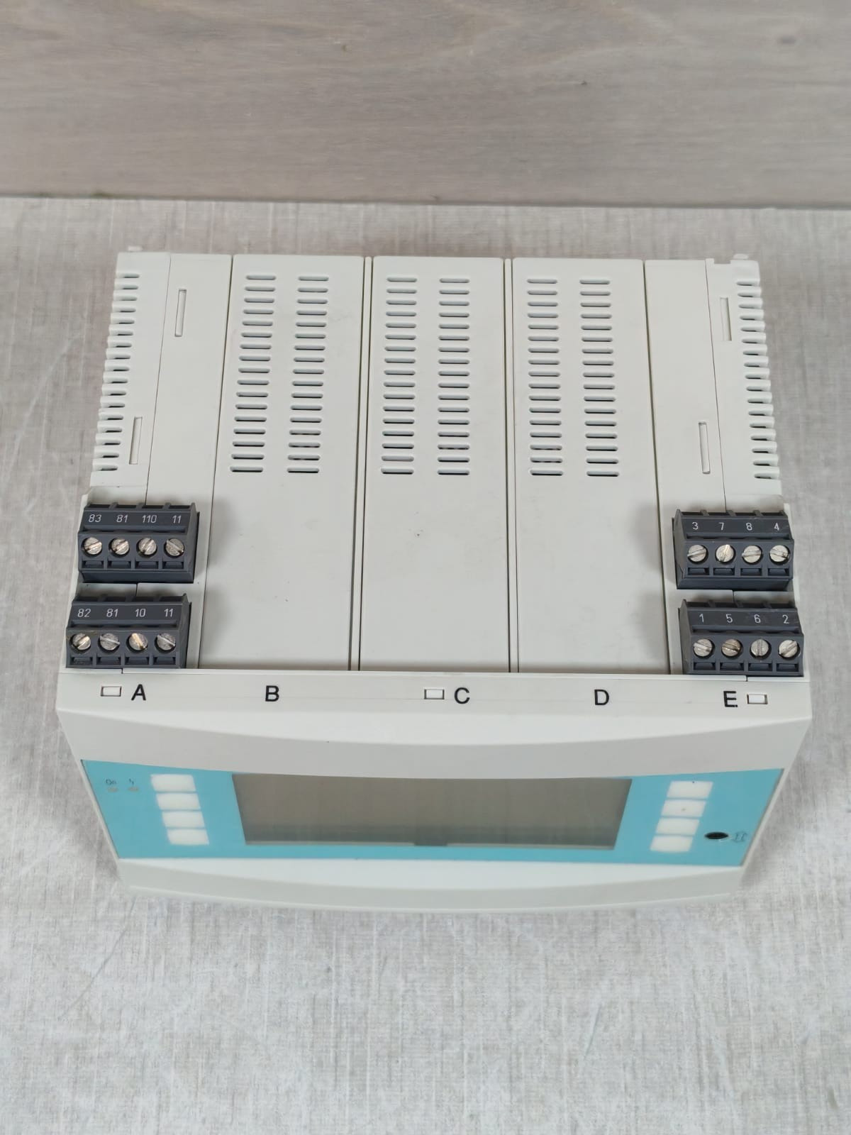 Endress+Hauser RMS621-21AAA12A1 ENDRESS+HAUSER RMS621 / RMS621-21AAA12A1 MANAGEMENT DEVICE 90-250VAC 10