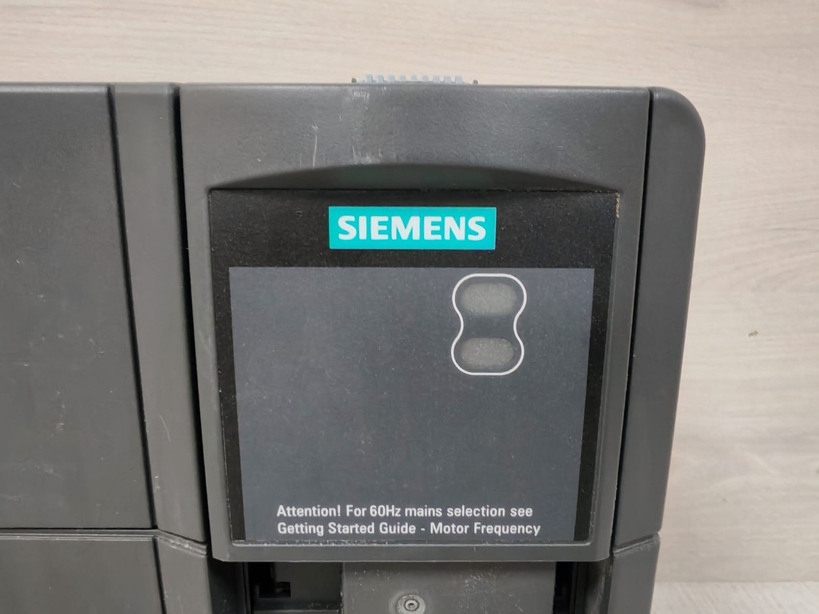 Siemens 6SE6440-2AD27-5CA1 SIEMENS 6SE6440-2AD27-5CA1 MICROMASTER 440 380-480V- W/ O BOX 2