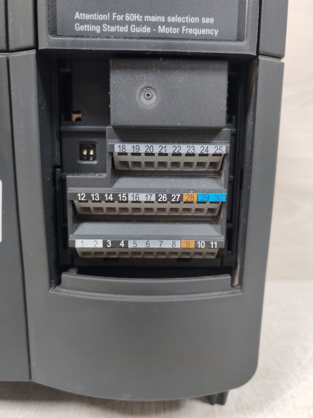 Siemens 6SE6440-2AD27-5CA1 SIEMENS 6SE6440-2AD27-5CA1 MICROMASTER 440 380-480V- W/ O BOX 4