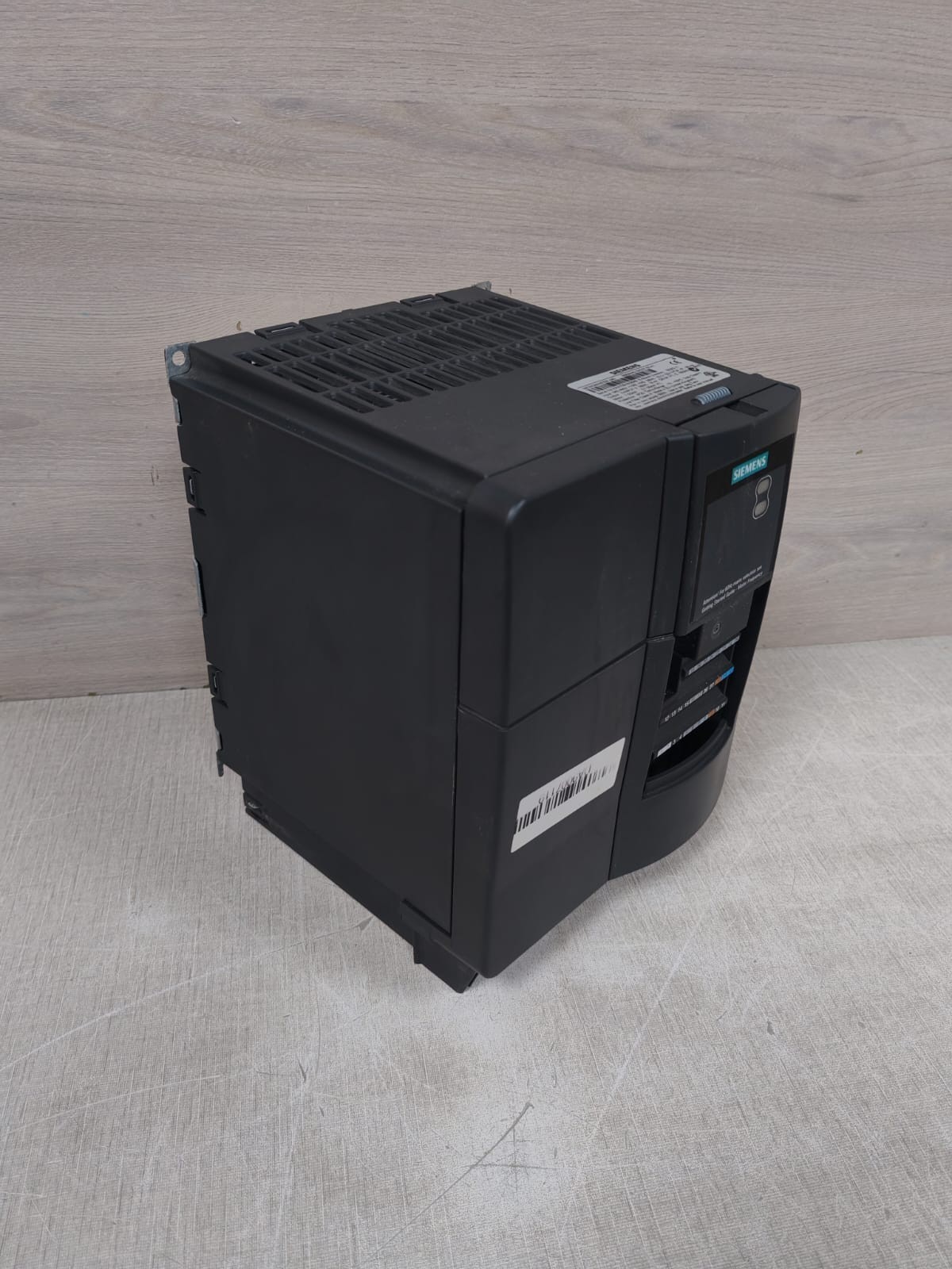 Siemens 6SE6440-2AD27-5CA1 SIEMENS 6SE6440-2AD27-5CA1 MICROMASTER 440 380-480V- W/ O BOX 5