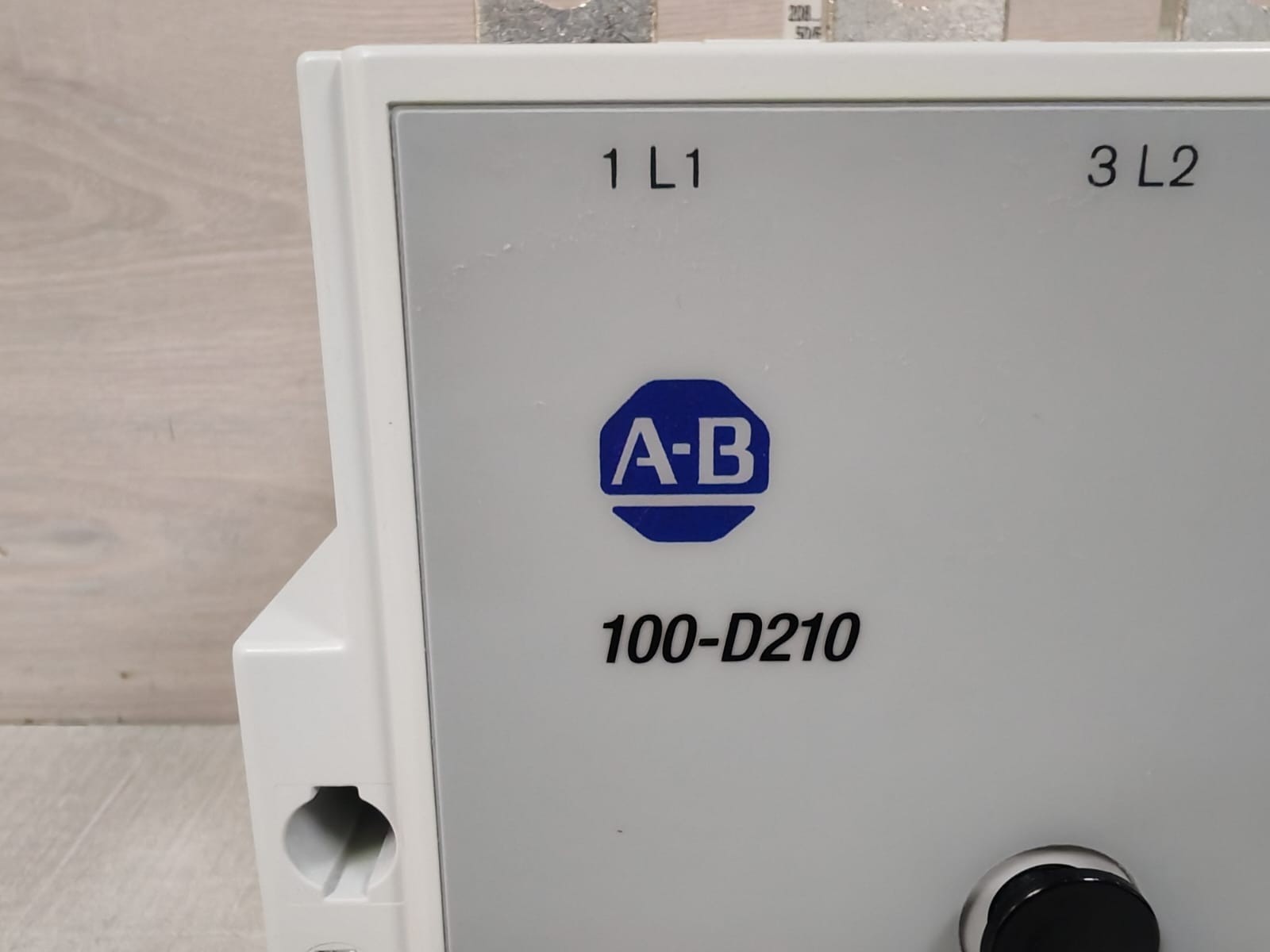 Rockwell Automation D210 ALLEN BRADLEY 100-D210 / 100-D SER.A IEC CONTACTOR 1000V 3