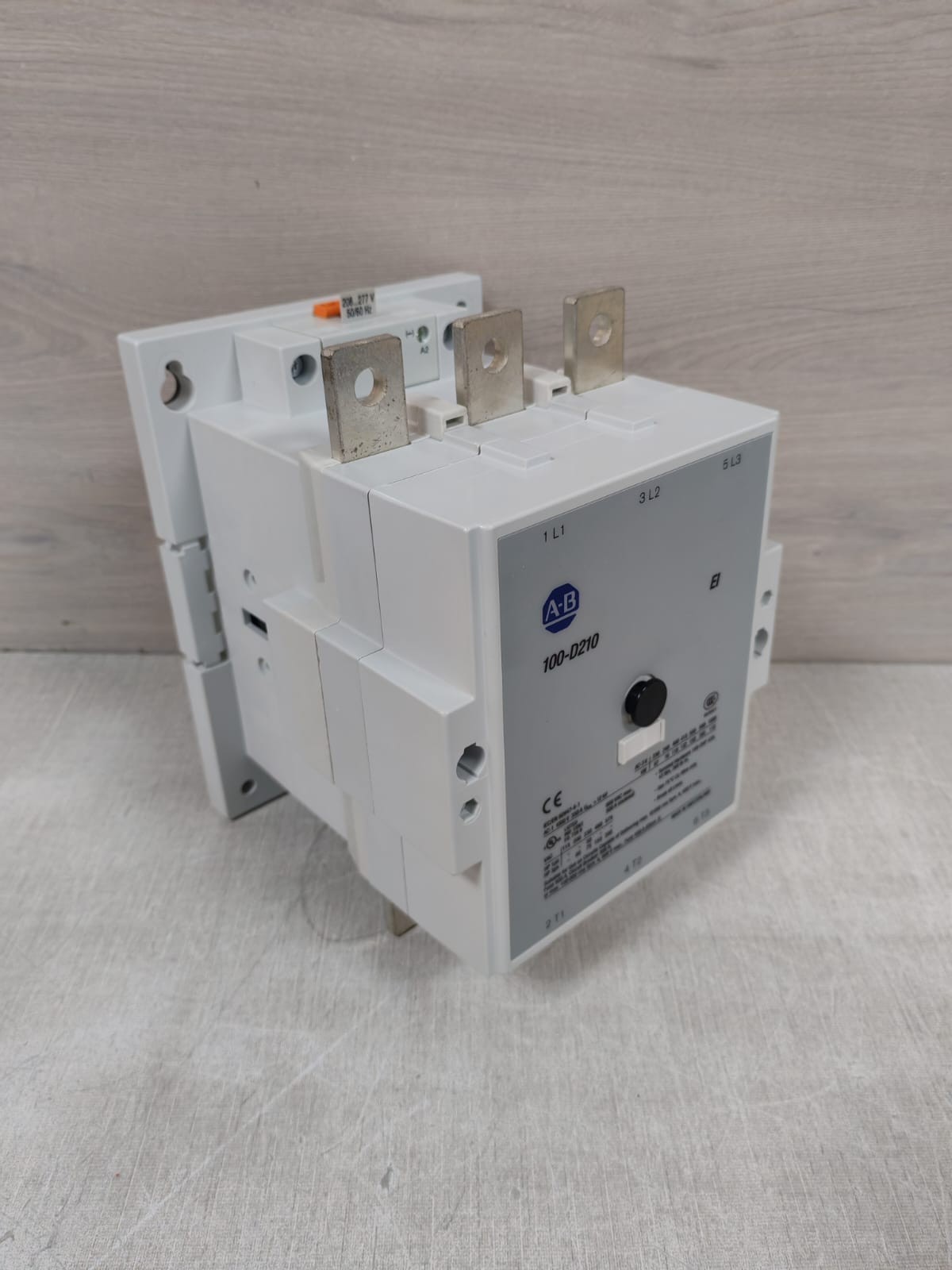 Rockwell Automation D210 ALLEN BRADLEY 100-D210 / 100-D SER.A IEC CONTACTOR 1000V 5