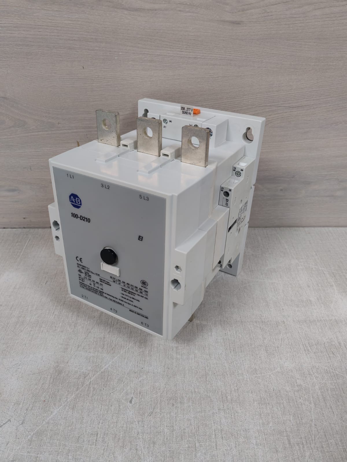 Rockwell Automation D210 ALLEN BRADLEY 100-D210 / 100-D SER.A IEC CONTACTOR 1000V 6