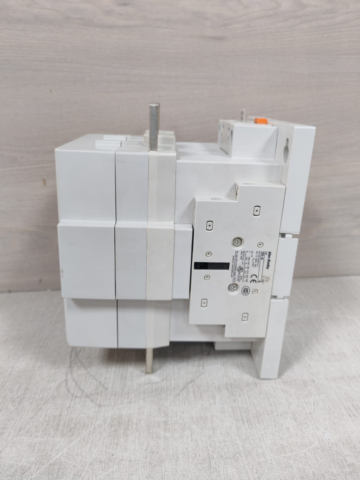 Rockwell Automation D210 ALLEN BRADLEY 100-D210 / 100-D SER.A IEC CONTACTOR 1000V 9