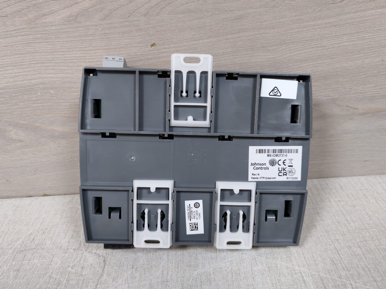 Johnson Controls IOM3731-0 Johnson Controls MS-IOM3731-0 Input/output Expansion Module 4