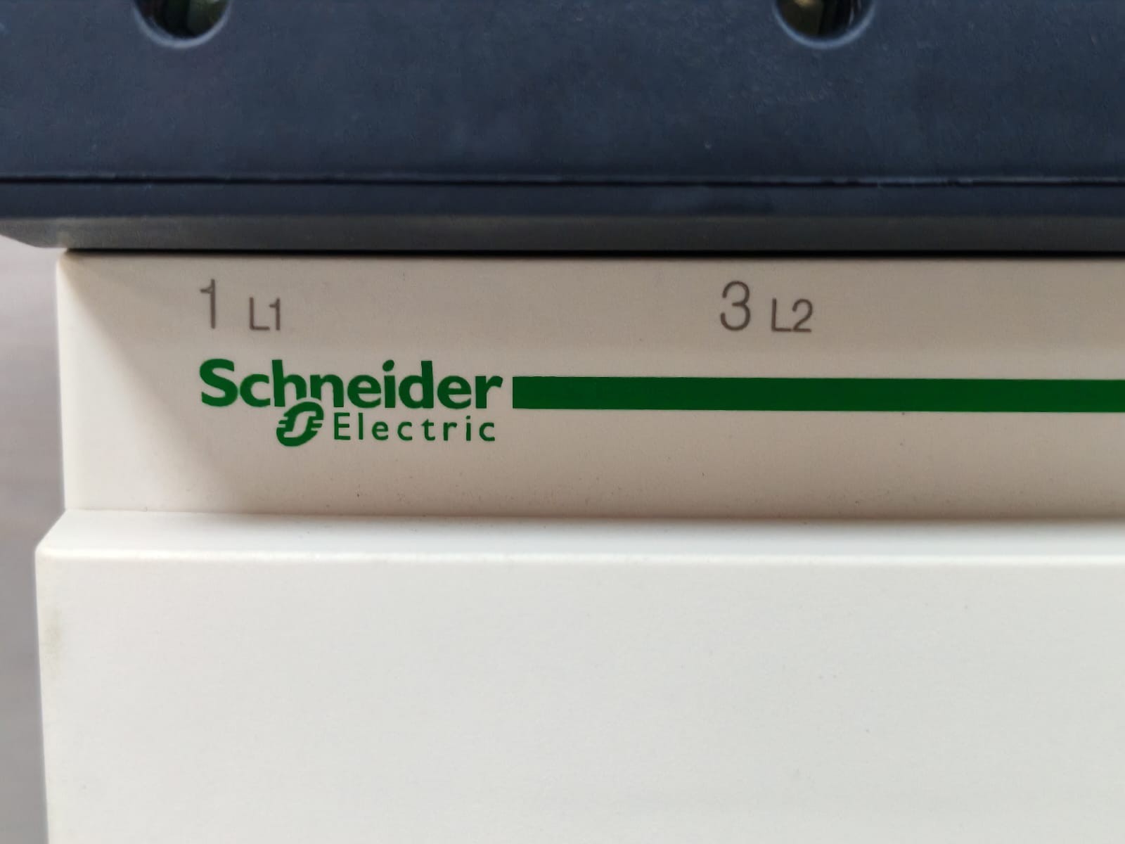 Schneider Electric LC1D150 + LA9 D 115603/604 SCHNEIDER ELECTRIC LC1D150 + LA9 D 115603/604 POWER CONTACTOR 3