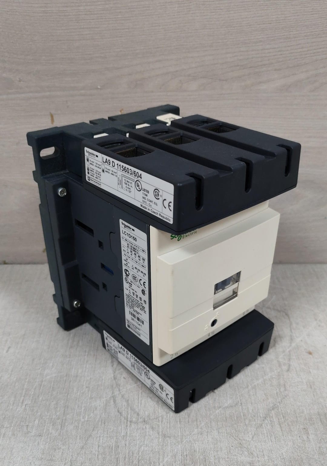 Schneider Electric LC1D150 + LA9 D 115603/604 SCHNEIDER ELECTRIC LC1D150 + LA9 D 115603/604 POWER CONTACTOR 5