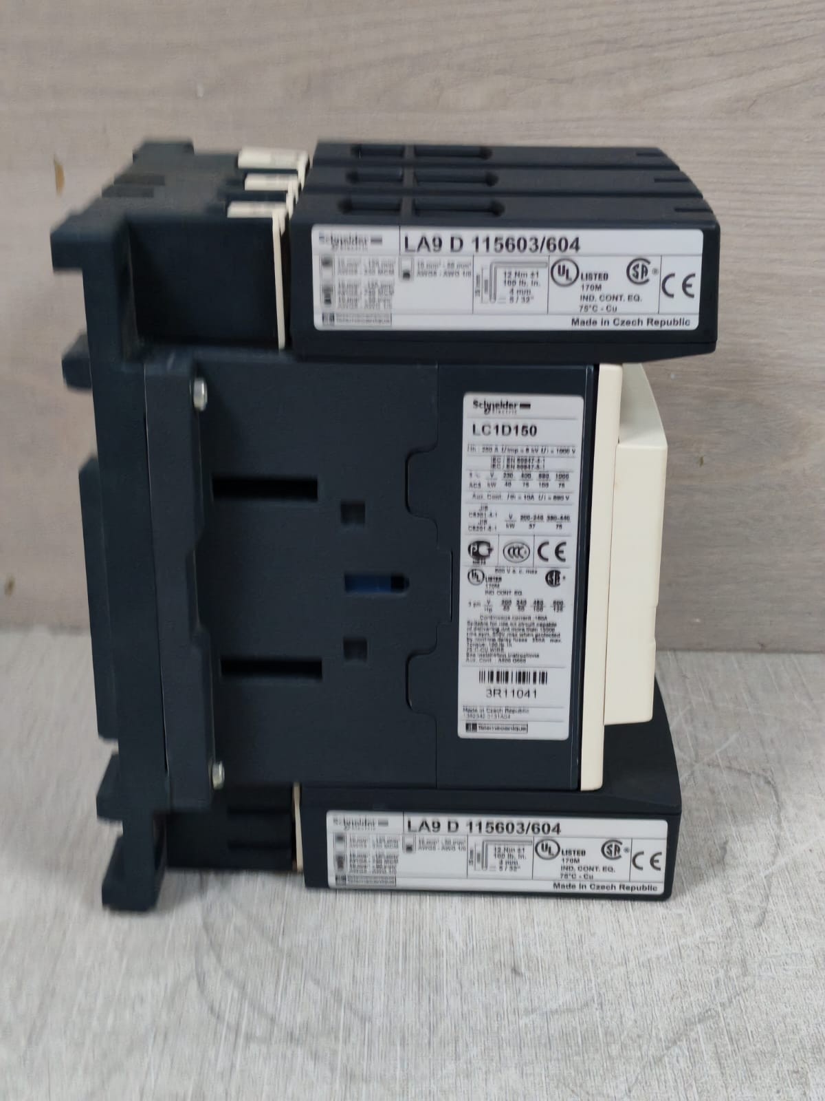 Schneider Electric LC1D150 + LA9 D 115603/604 SCHNEIDER ELECTRIC LC1D150 + LA9 D 115603/604 POWER CONTACTOR 9