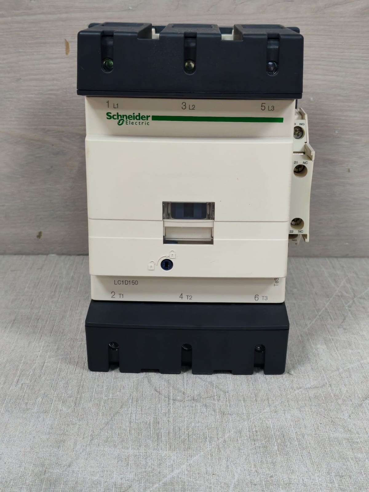 SCHNEIDER ELECTRIC LC1D150 + LA9 D 115603/604 POWER CONTACTOR