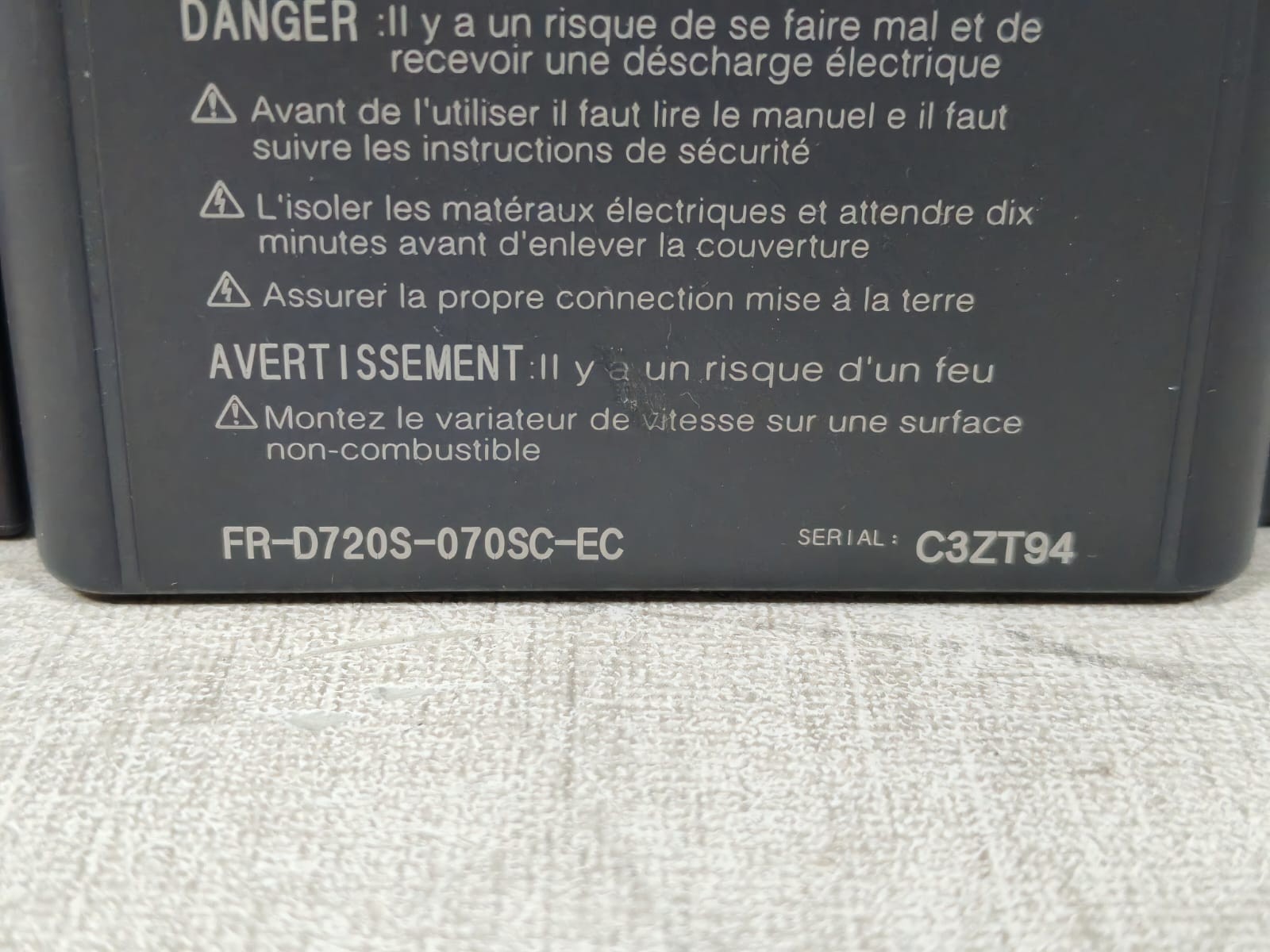 Mitsubishi Electric AC200-240V MITSUBISHI D700-SC FR-D720S-070SC-EC INVERTER AC200-240V 4