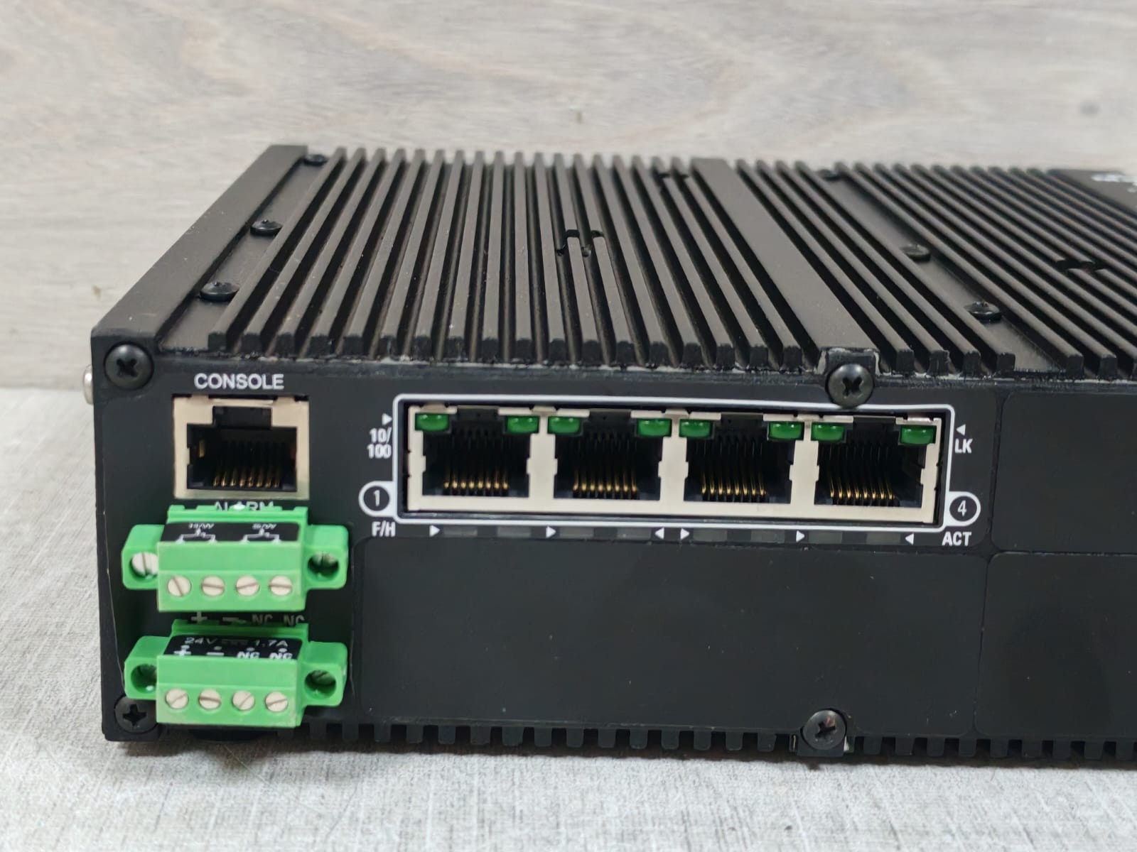 Garrettcom 6KQ-24VDC Garrettcom Magnum 6KQ-24VDC Managed Field Switch 9