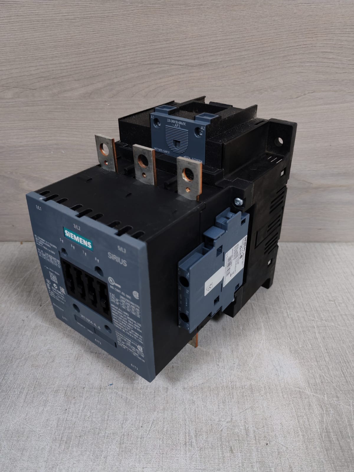 Siemens 3RT1054-6AP36 SIEMENS SIRIUS 3RT1054-6AP36 POWER CONTACTOR 8