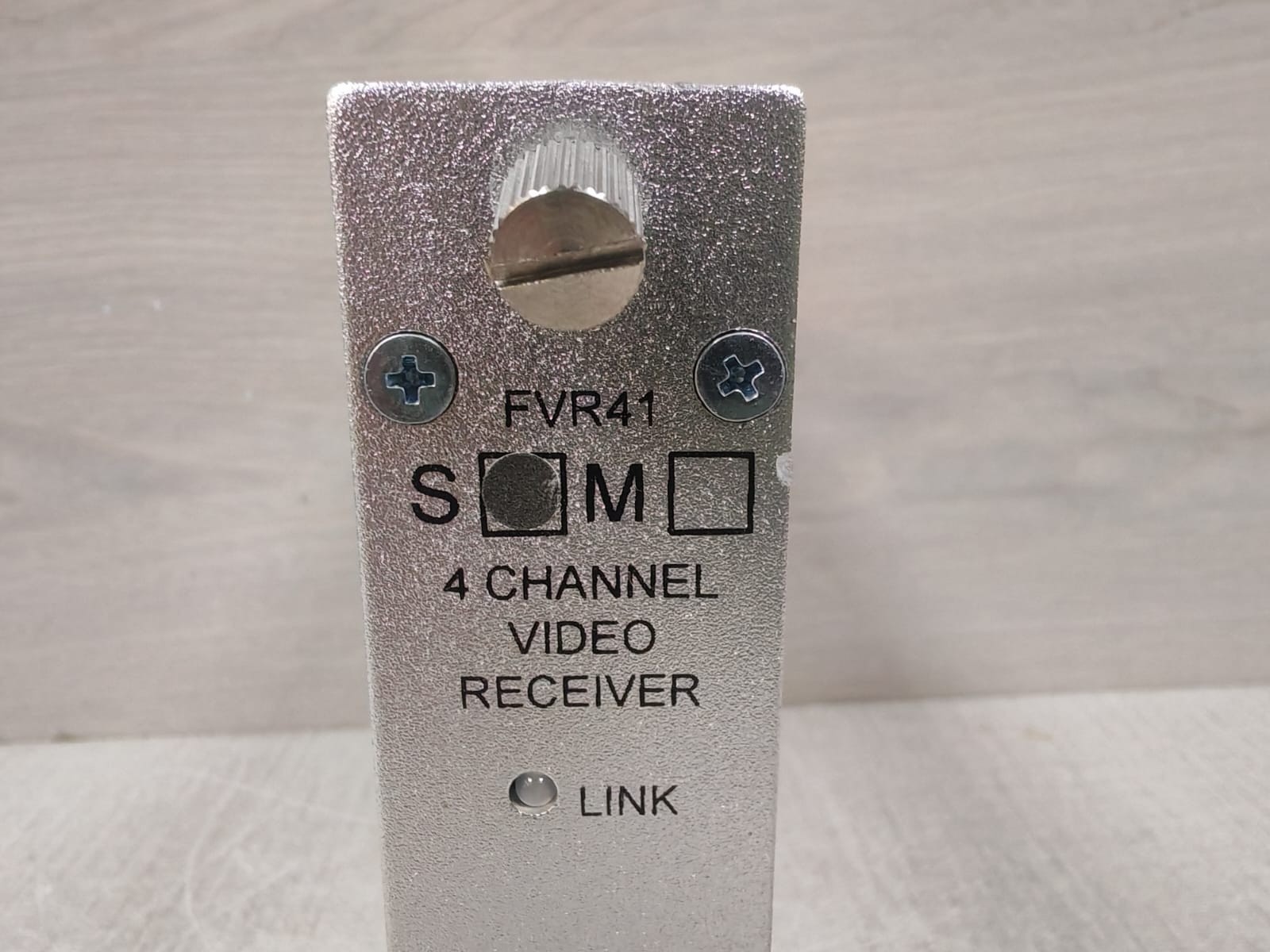 Comnet FVR41/FVR41S1 COMNET COMMUNICATION NETWORKS FVR41/FVR41S1 4 CHANNEL VIDEO RECIEVER 2
