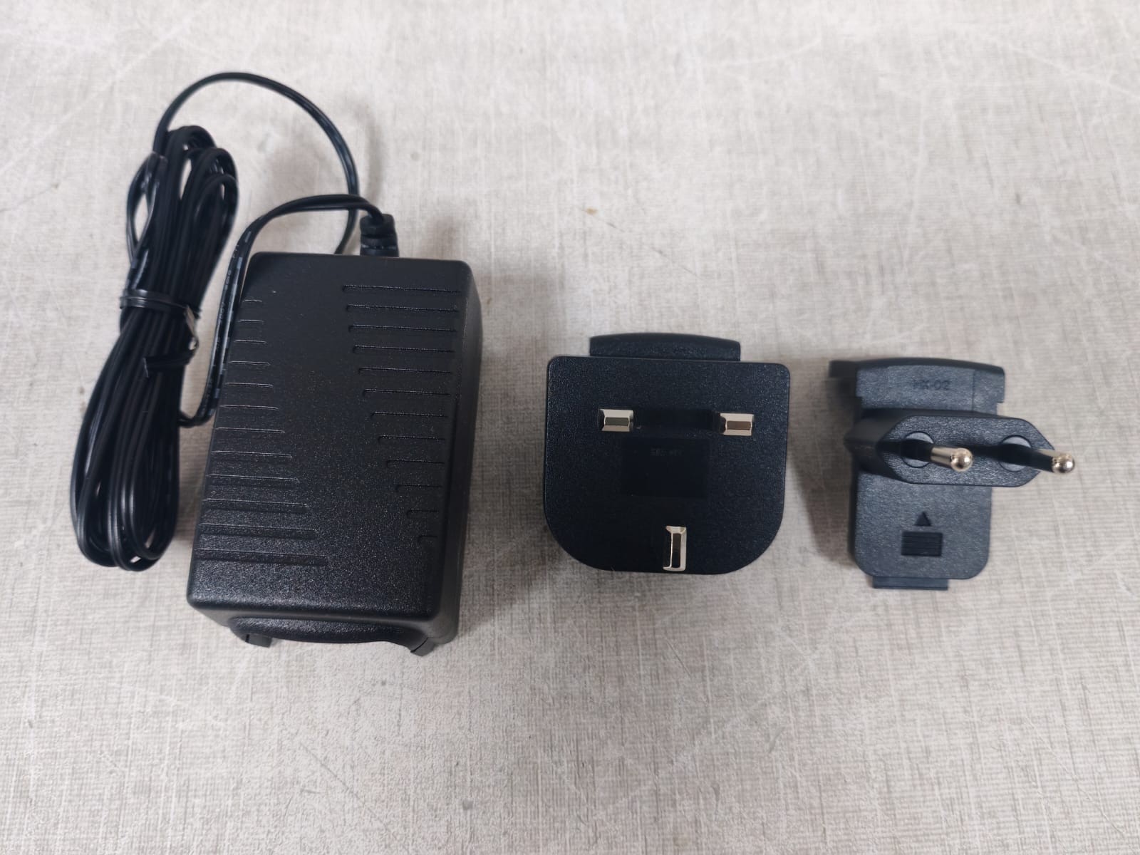 Comnet FVR41/FVR41S1 COMNET COMMUNICATION NETWORKS FVR41/FVR41S1 4 CHANNEL VIDEO RECIEVER 10