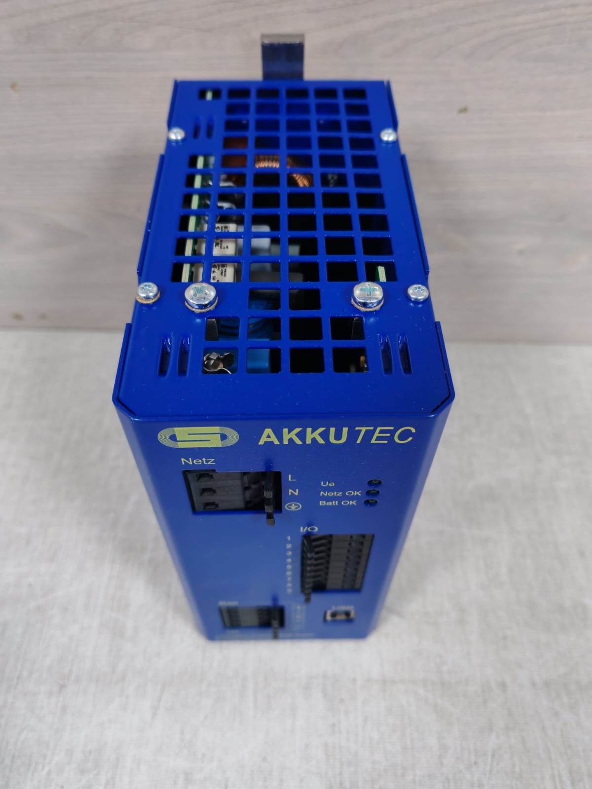 Schneider AKKUTEC 2405-0 J. Schneider AKKUTEC 2405-0 USB Power Supply 8