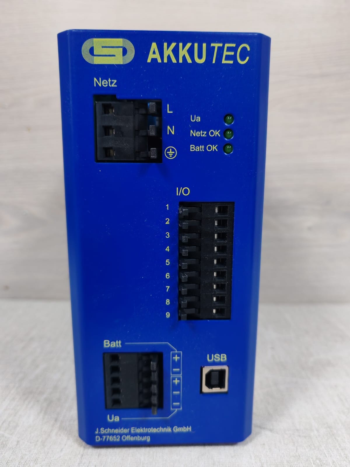 J. Schneider AKKUTEC 2405-0 USB Power Supply