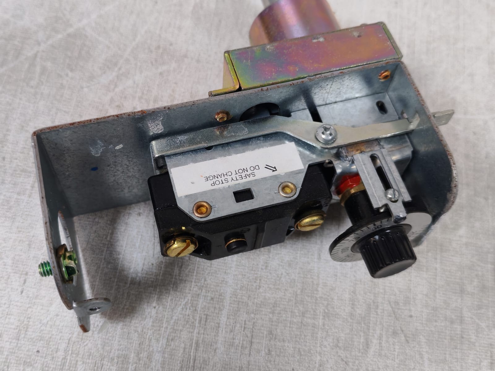 Johnson Controls A25AN10 Johnson Controls A25AN-10 Warm Air Limit Control with Manual Reset 5