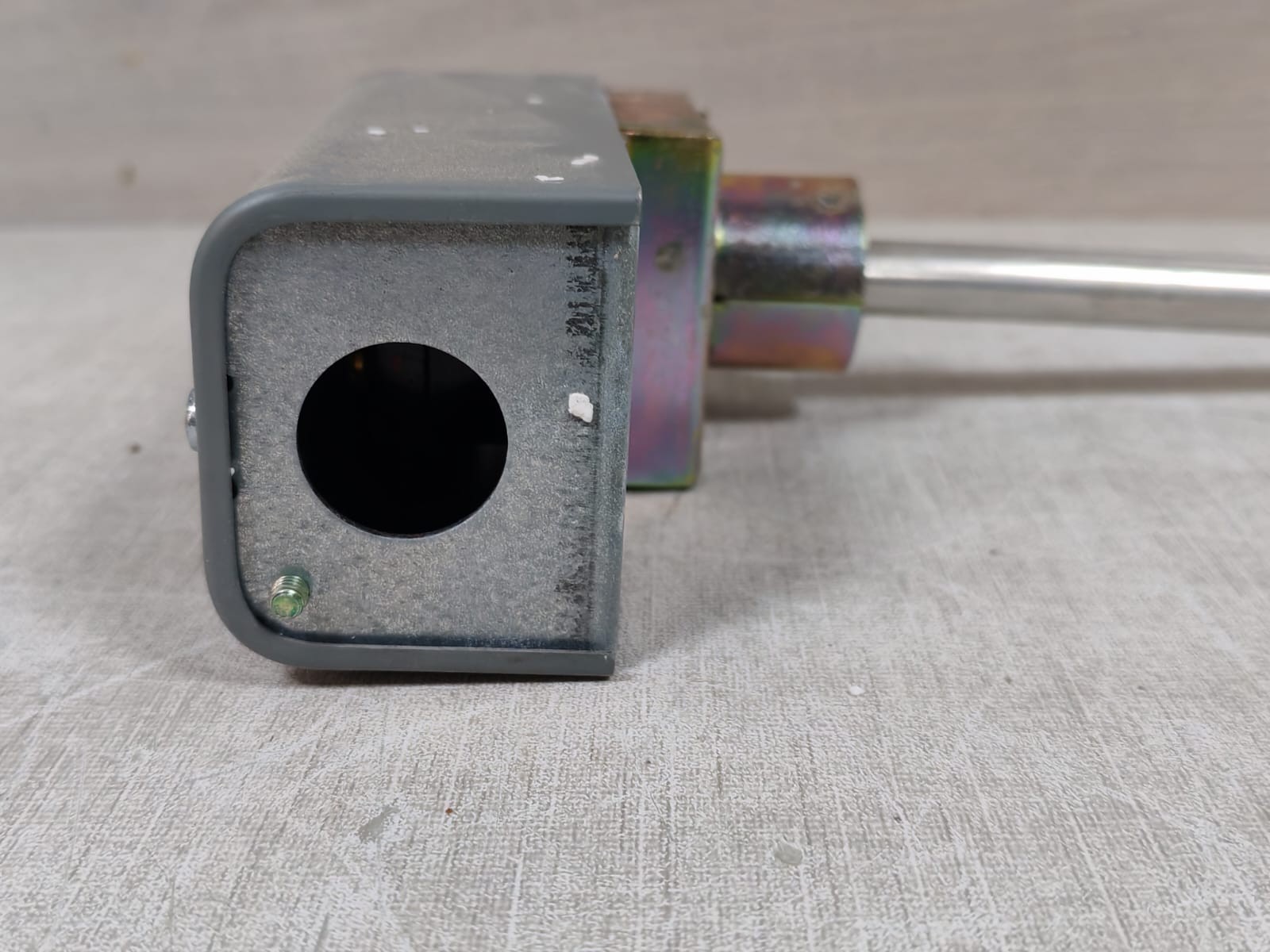 Johnson Controls A25AN10 Johnson Controls A25AN-10 Warm Air Limit Control with Manual Reset 8