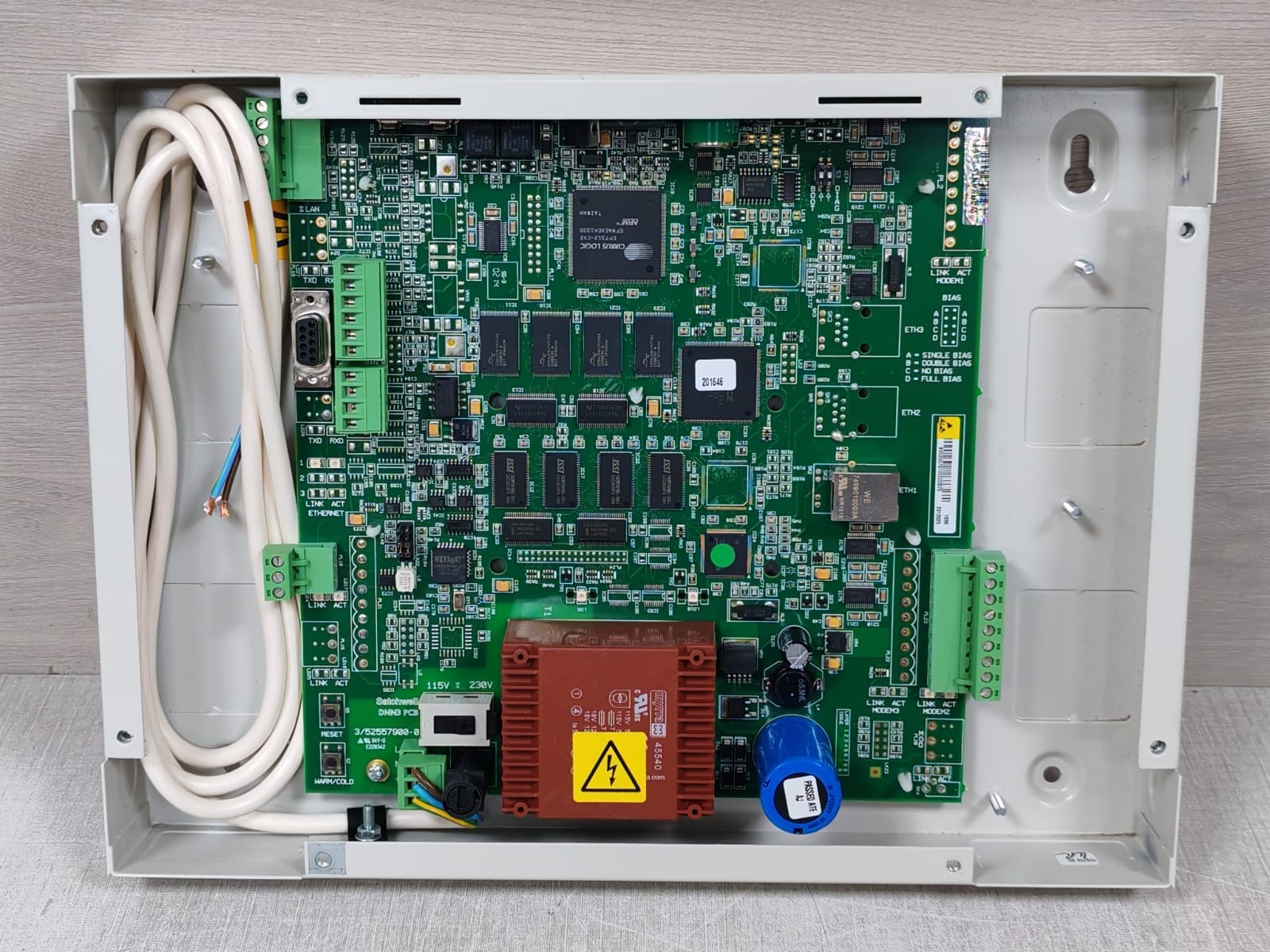 Schneider Electric DNN3 / S-DNN3 115 Schneider Electric Satchwell Sigma DNN3 / S-DNN3 115 / 230 VAC - 50/60 Hz 3