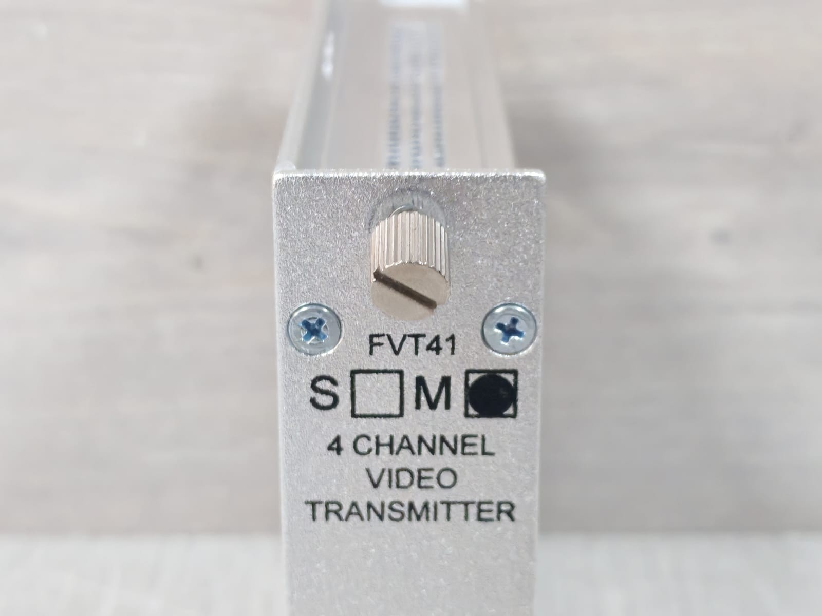 Comnet Communication Networks FVT41/FVT41M1 Comnet Communication Networks FVT41/FVT41M1 4-Channel Video Transmitter 4
