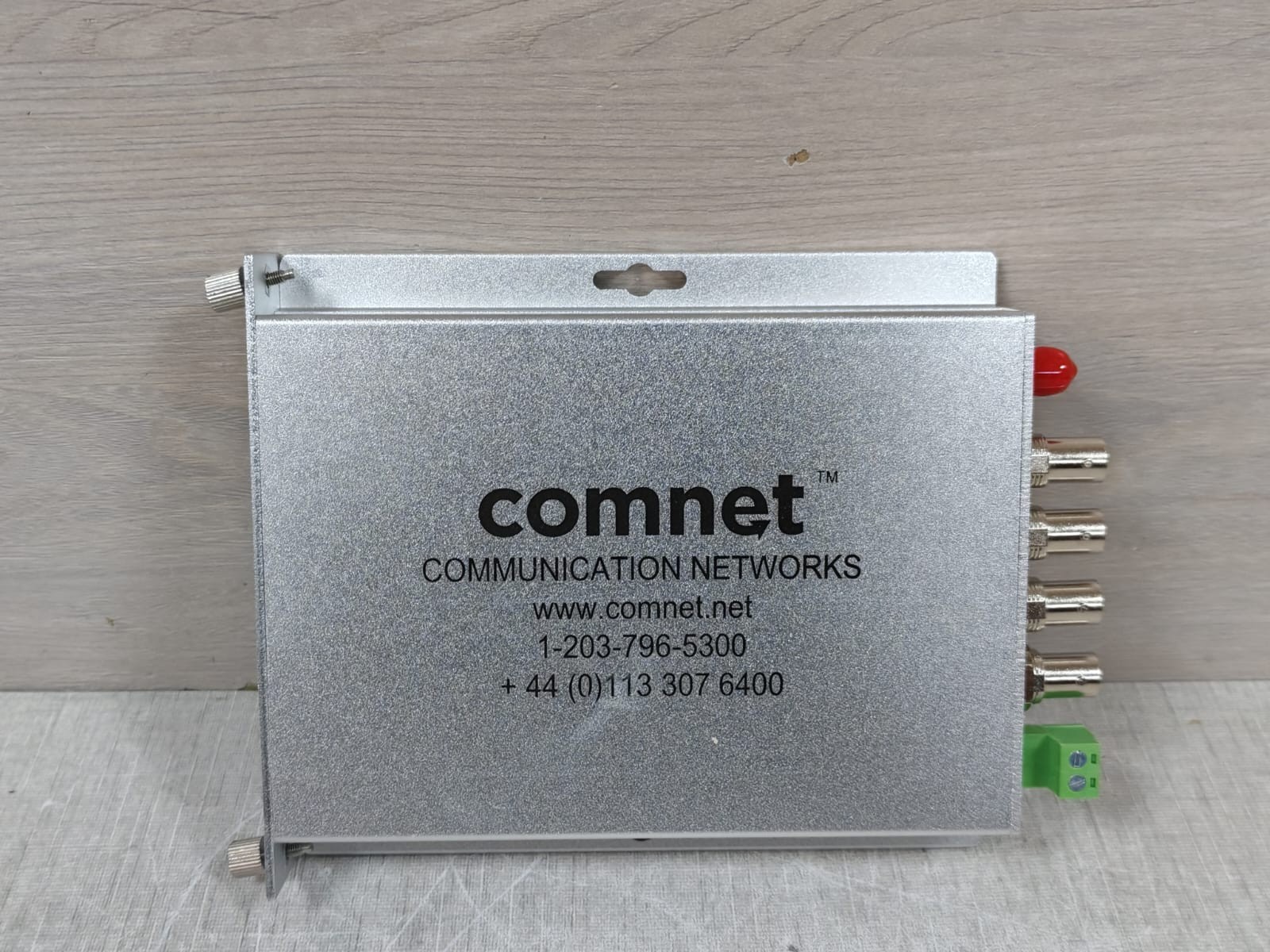 Comnet Communication Networks FVT41/FVT41M1 Comnet Communication Networks FVT41/FVT41M1 4-Channel Video Transmitter 5