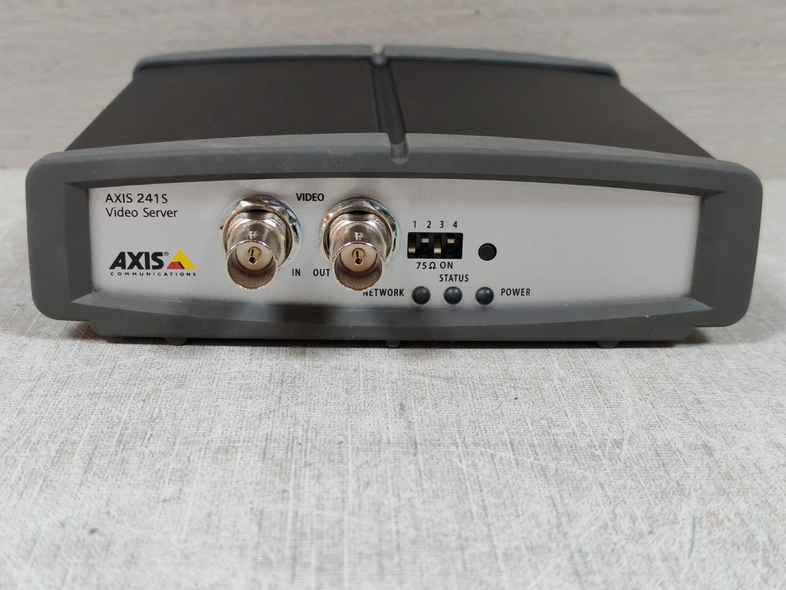 AXIS COMMUNICATIONS 0186-001-04 AXIS COMMUNICATIONS 241S P/N 0186-001-04 VIDEO SERVER 2