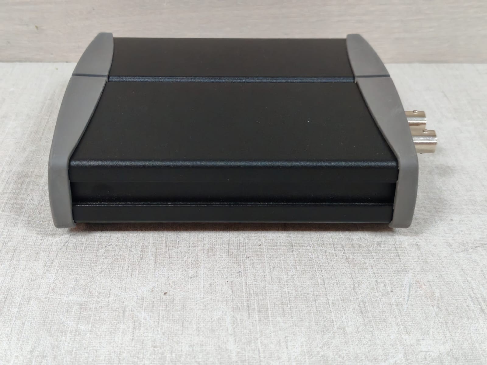 AXIS COMMUNICATIONS 0186-001-04 AXIS COMMUNICATIONS 241S P/N 0186-001-04 VIDEO SERVER 8