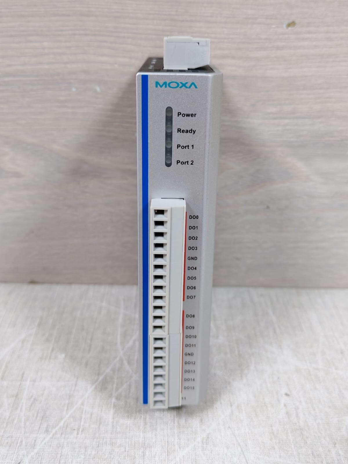 Moxa ioLogik E1211 V1.0 Moxa ioLogik E1211 V1.0 Ethernet Module 3