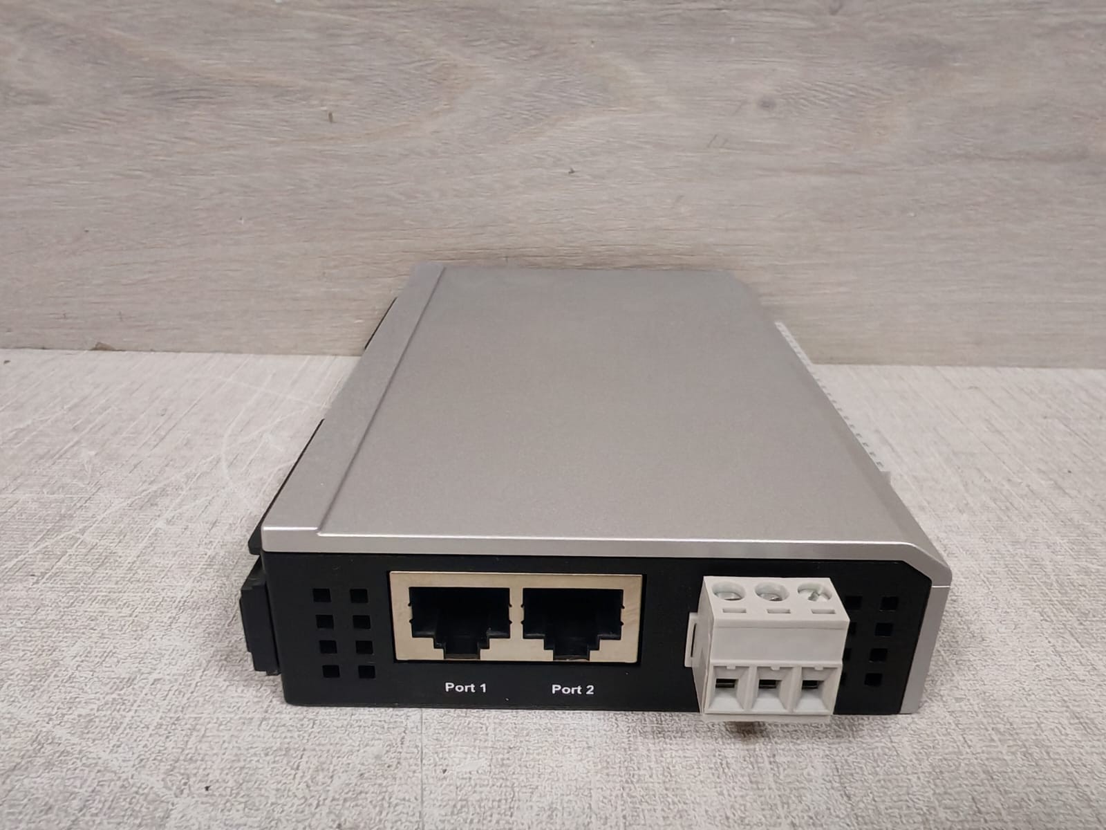 Moxa ioLogik E1211 V1.0 Moxa ioLogik E1211 V1.0 Ethernet Module 5