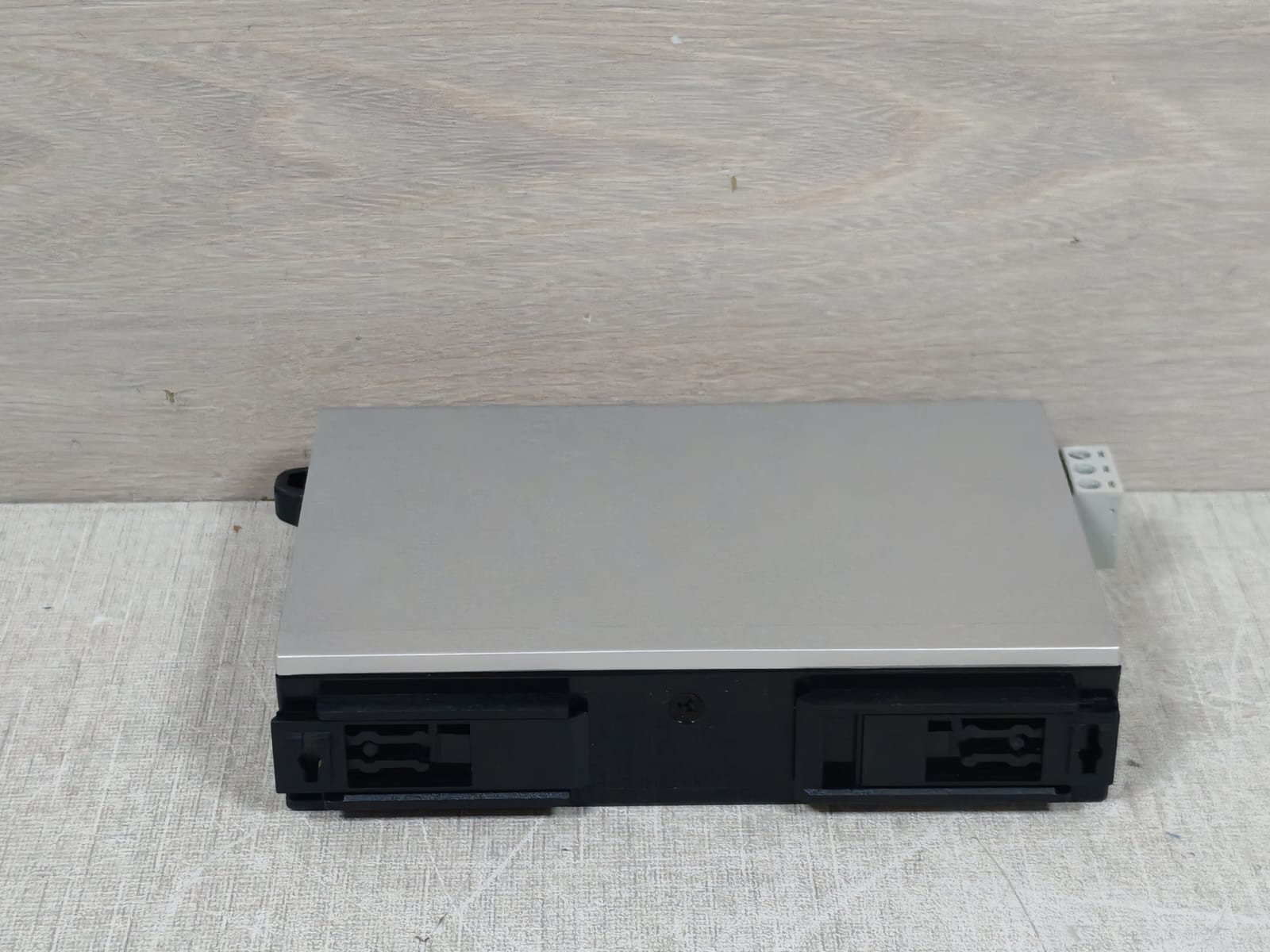 Moxa ioLogik E1211 V1.0 Moxa ioLogik E1211 V1.0 Ethernet Module 10