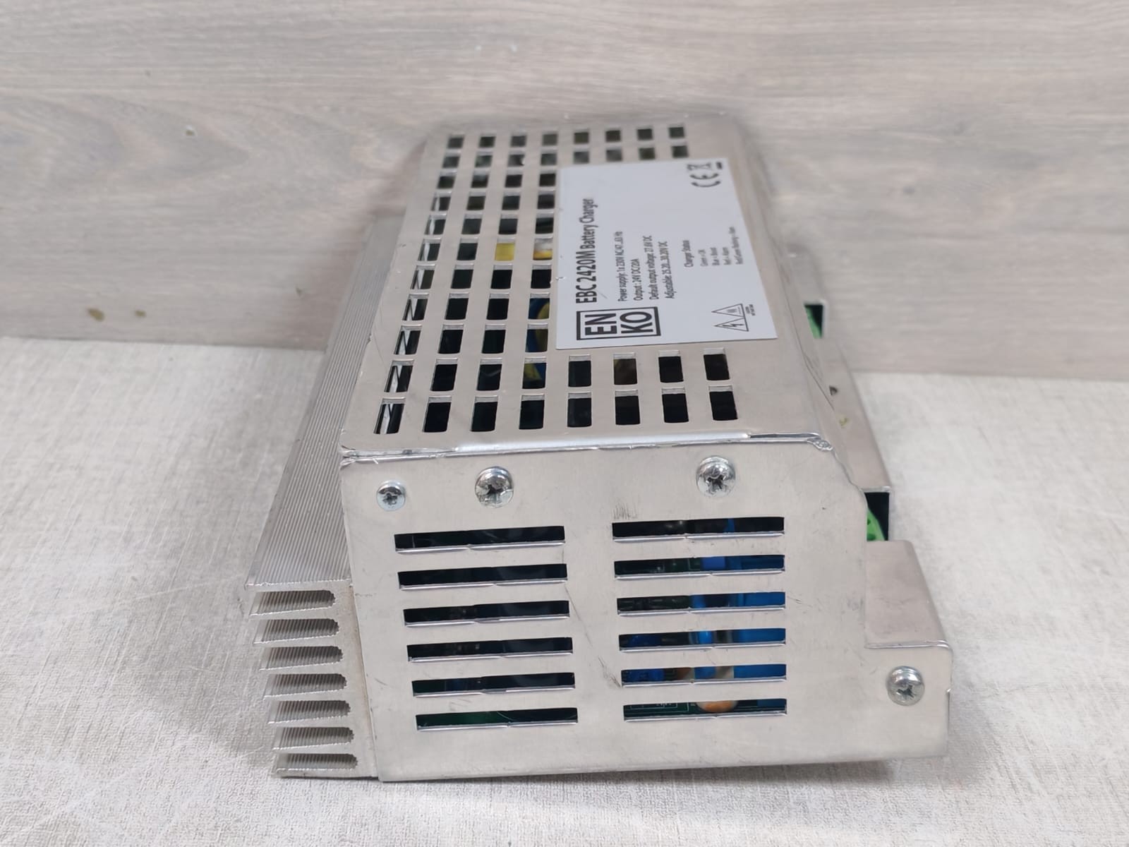 ENKO EBC 2420M ENKO EBC 2420M Battery Charger 1X230V AC/47..63Hz 6