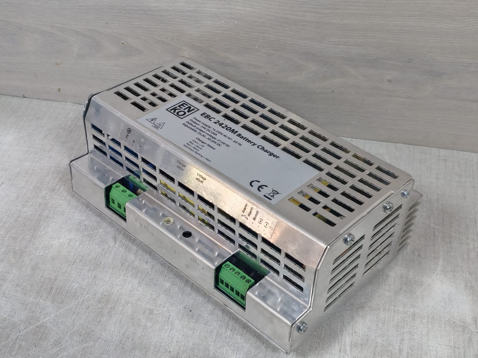 ENKO EBC 2420M ENKO EBC 2420M Battery Charger 1X230V AC/47..63Hz 10