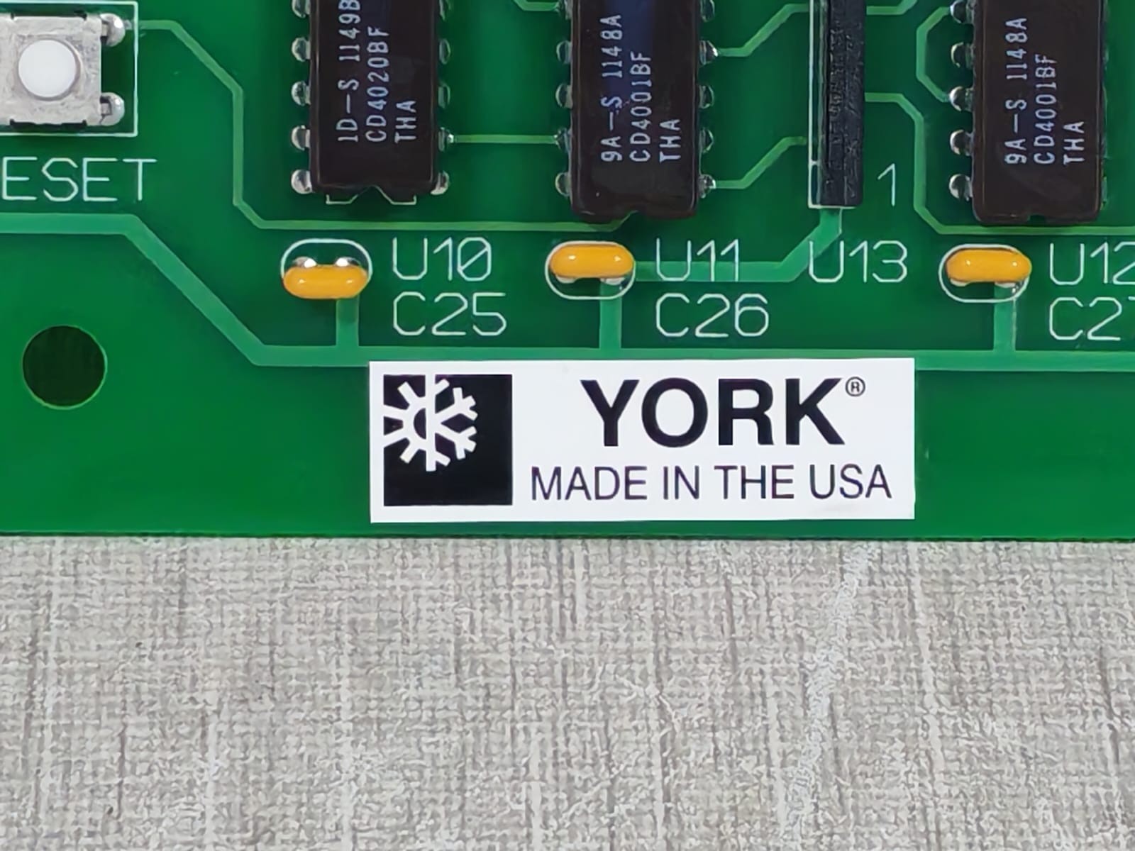 YORK 031-00947-000 YORK CM-2 / 031-00947-000 REV. E / 031-00947 REV. 2 Chiller Board 2