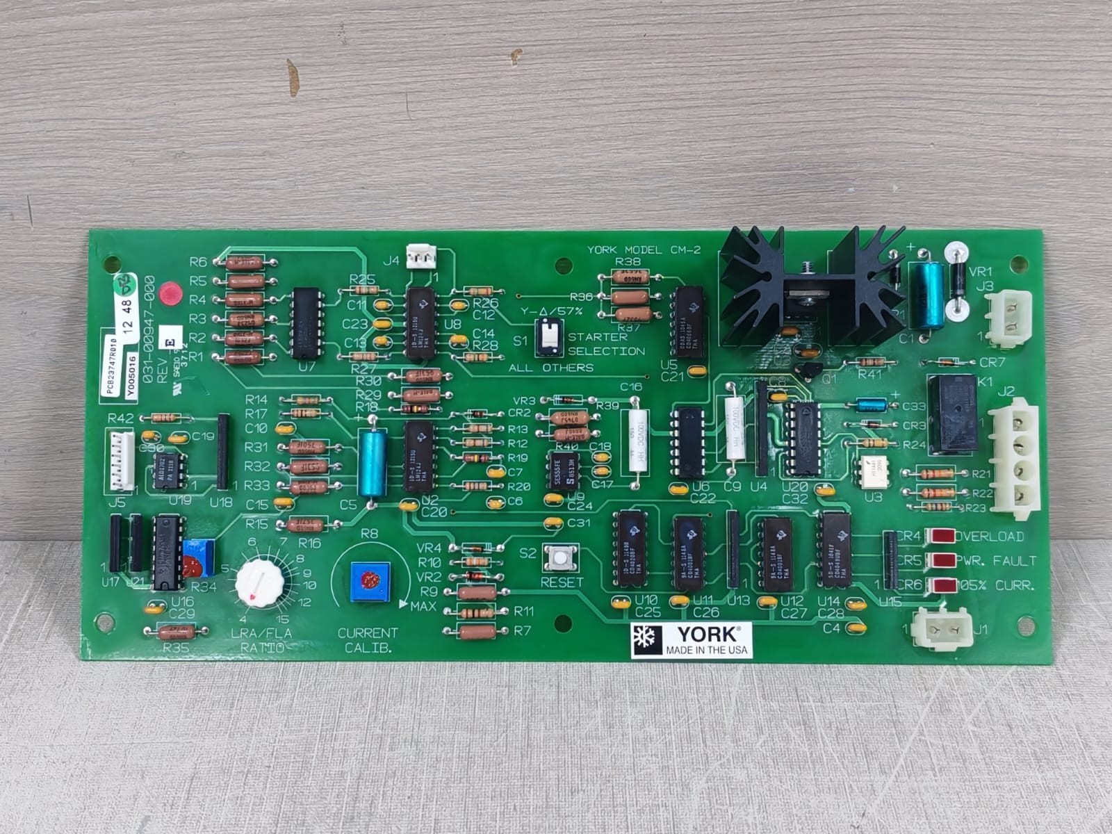 YORK CM-2 / 031-00947-000 REV. E / 031-00947 REV. 2 Chiller Board