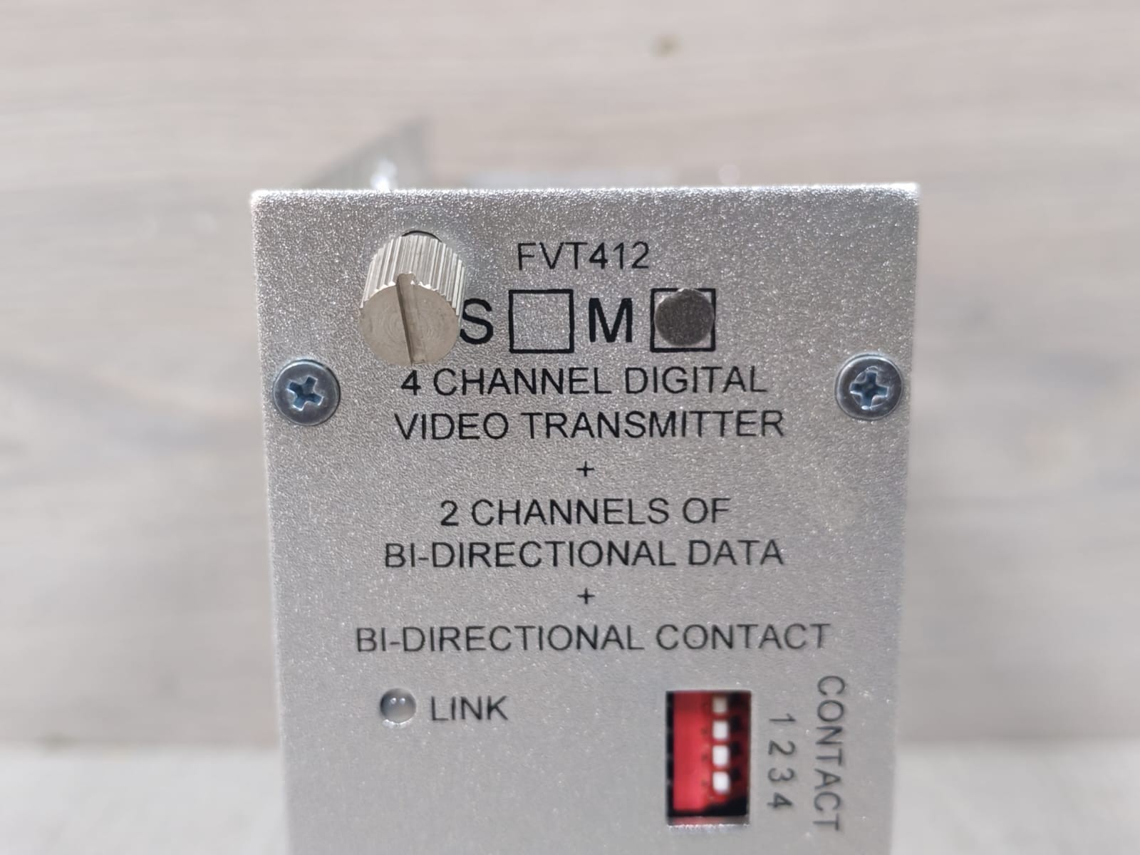 Comnet FVT412/FVT412M1 Comnet FVT412/FVT412M1 4-Channel Digital Video Transmitter 4