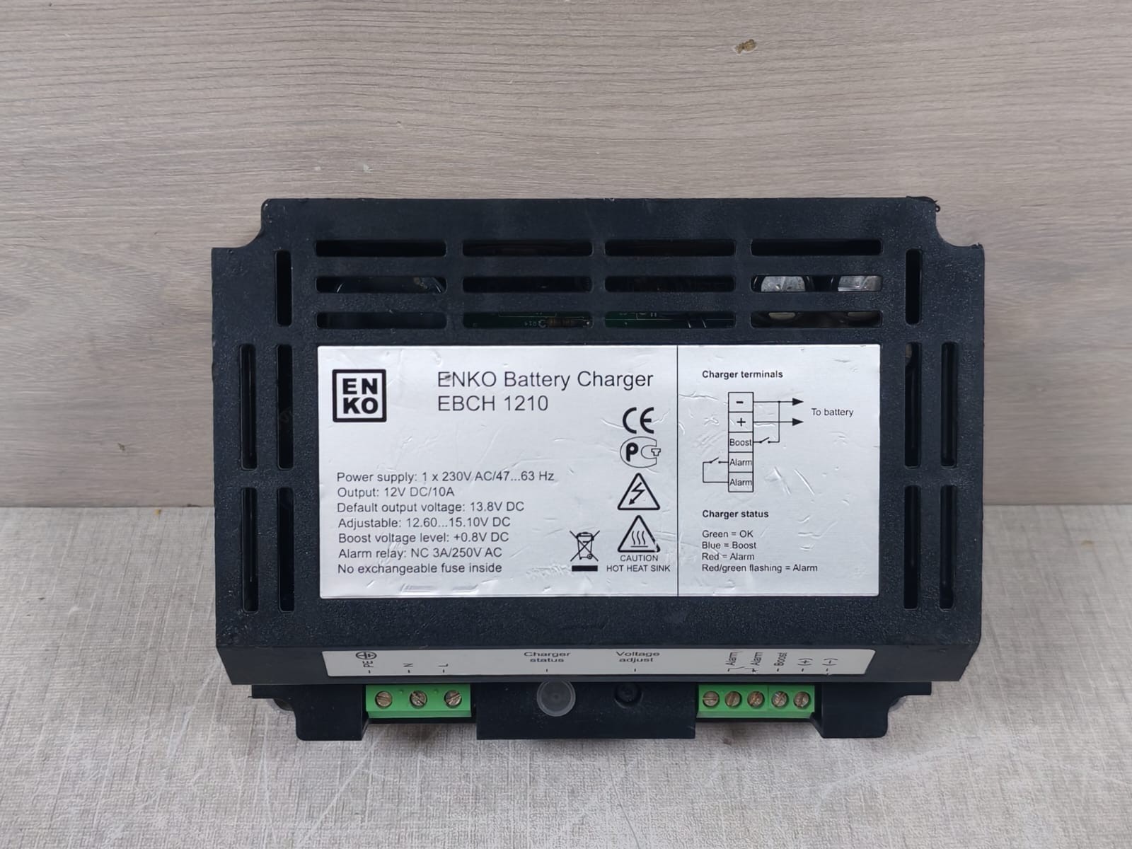 ENKO EBCH 1210 ENKO EBCH 1210 Battery Charger 1x230V AC/47..63Hz 2