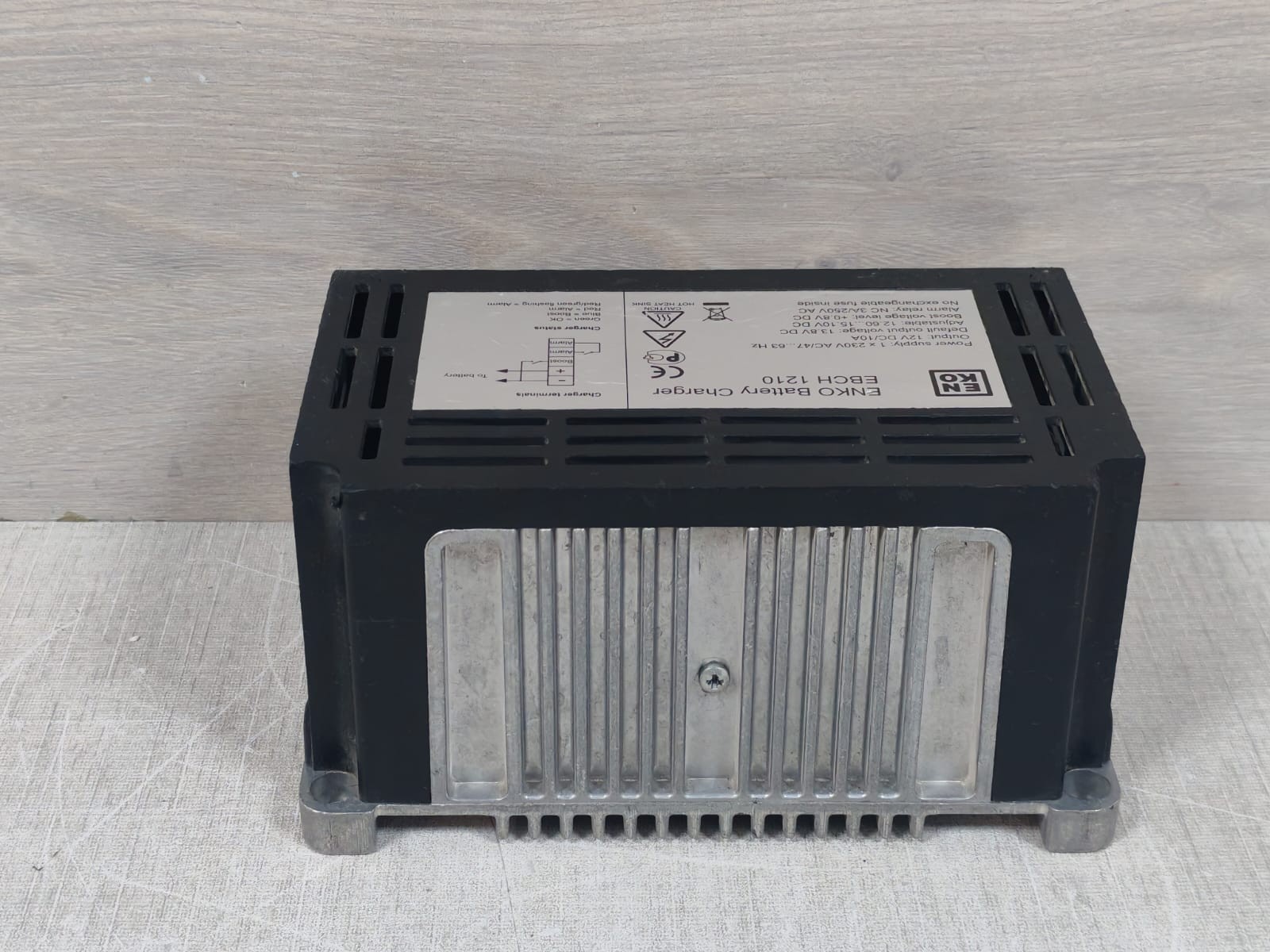 ENKO EBCH 1210 ENKO EBCH 1210 Battery Charger 1x230V AC/47..63Hz 5