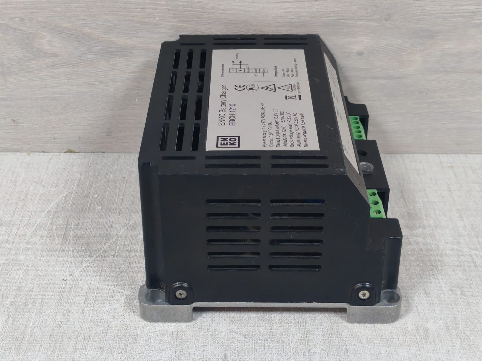 ENKO EBCH 1210 ENKO EBCH 1210 Battery Charger 1x230V AC/47..63Hz 6