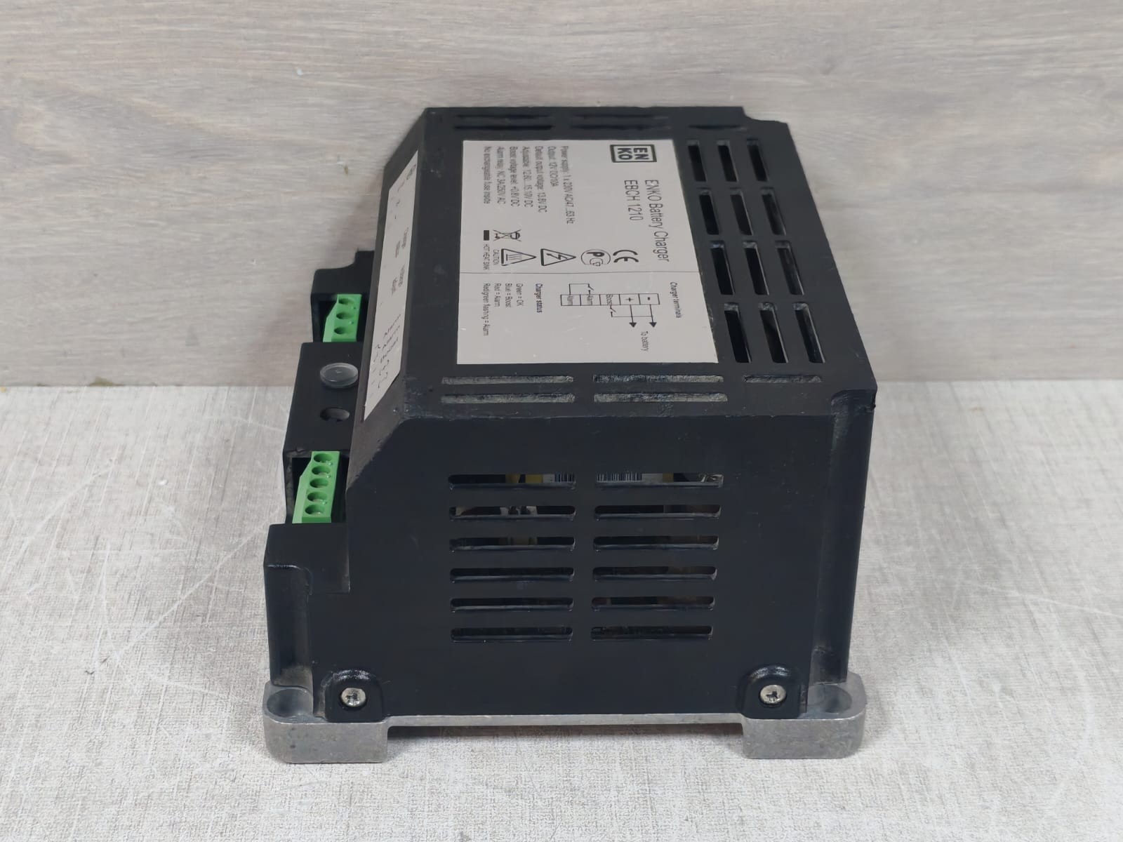 ENKO EBCH 1210 ENKO EBCH 1210 Battery Charger 1x230V AC/47..63Hz 7